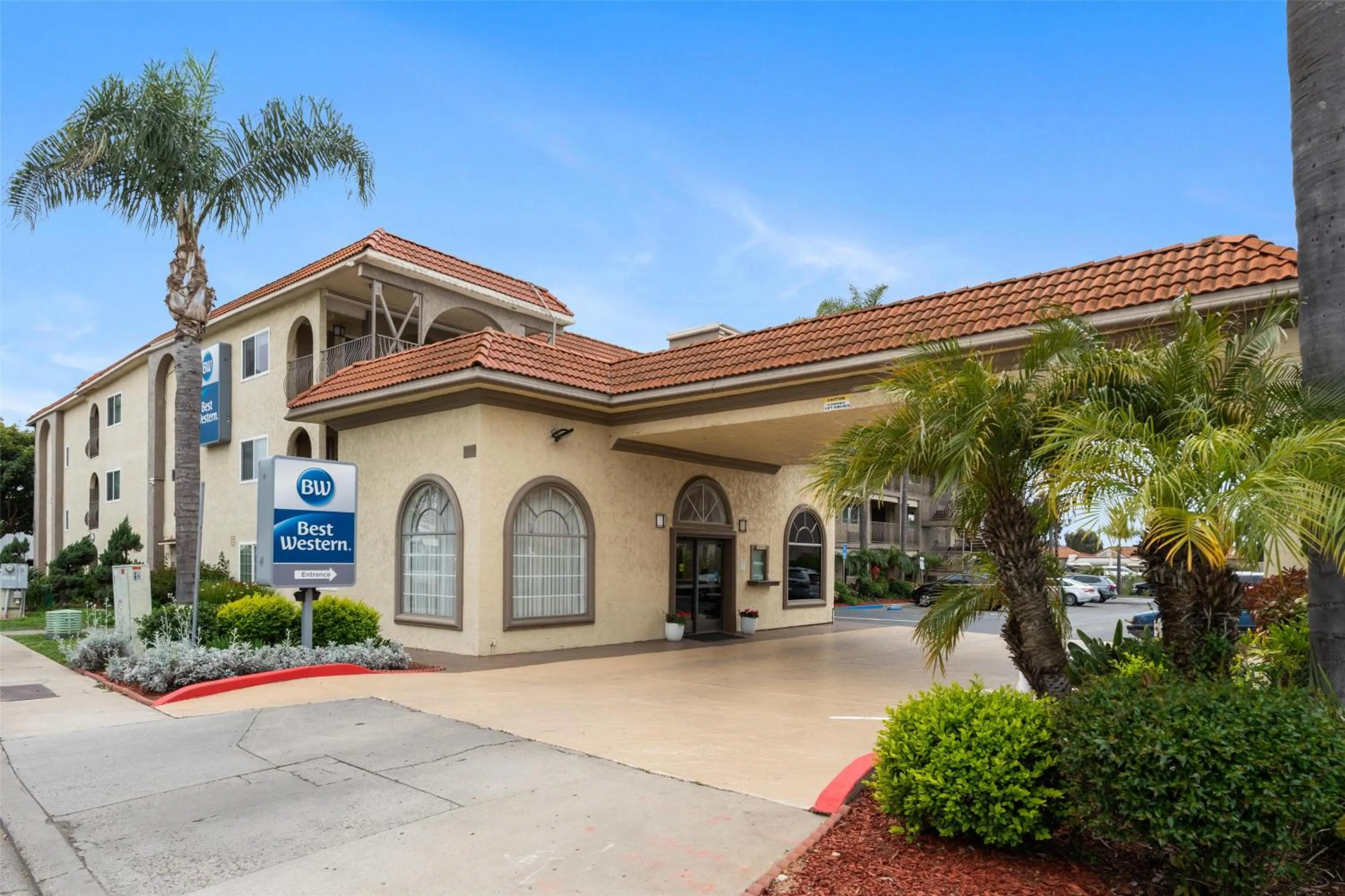Property building in Best Western San Diego/Miramar Hotel