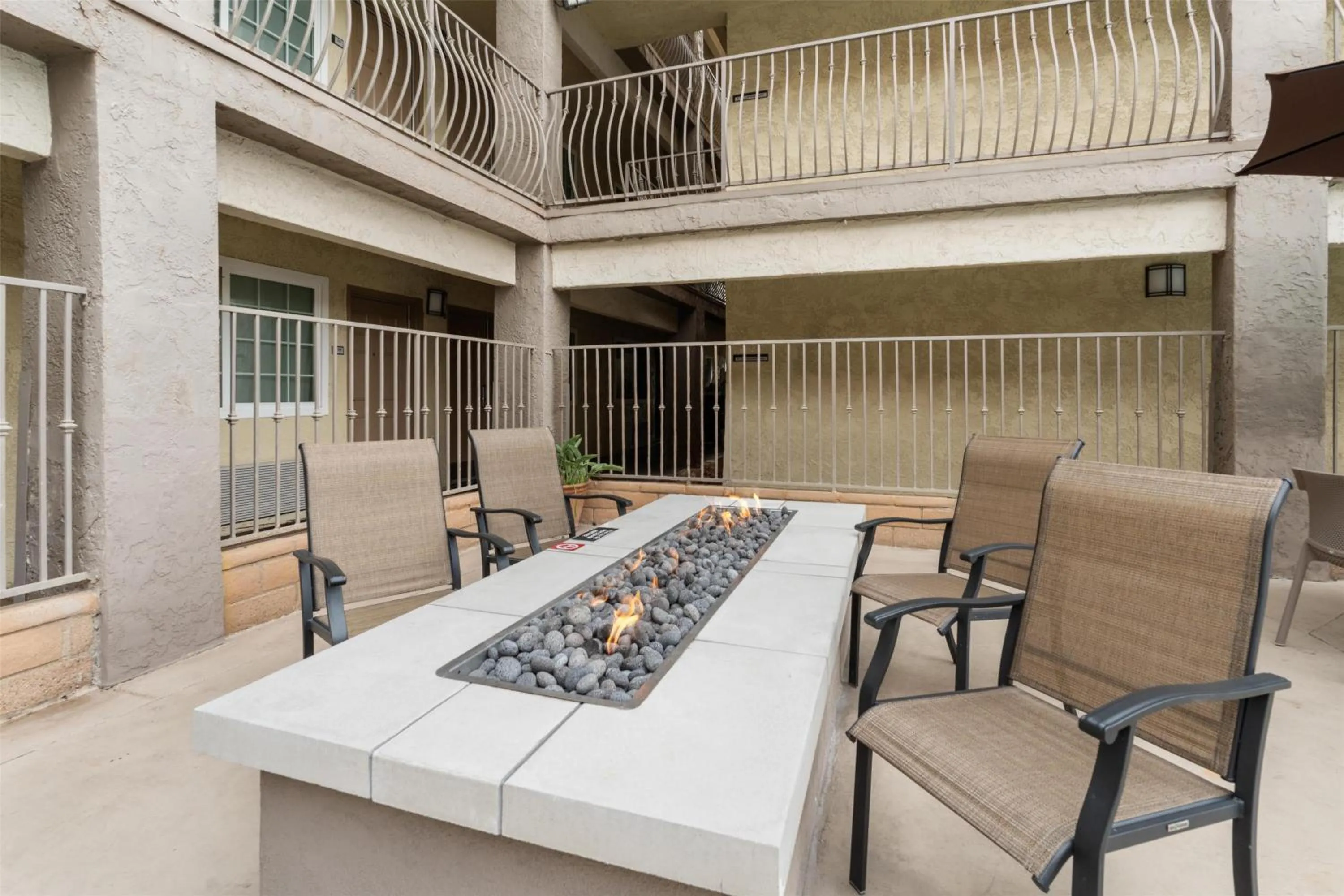 Property building in Best Western San Diego/Miramar Hotel