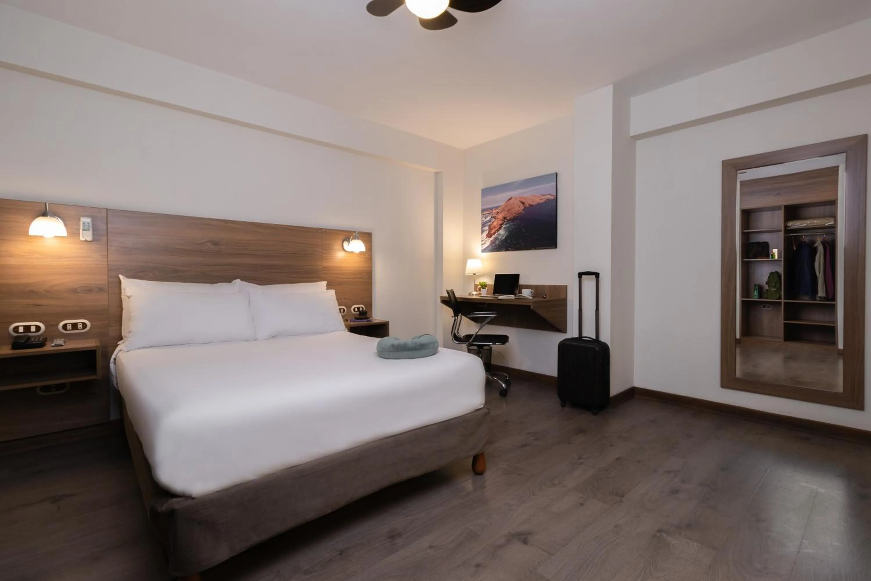 Bed in Hotel Alexander