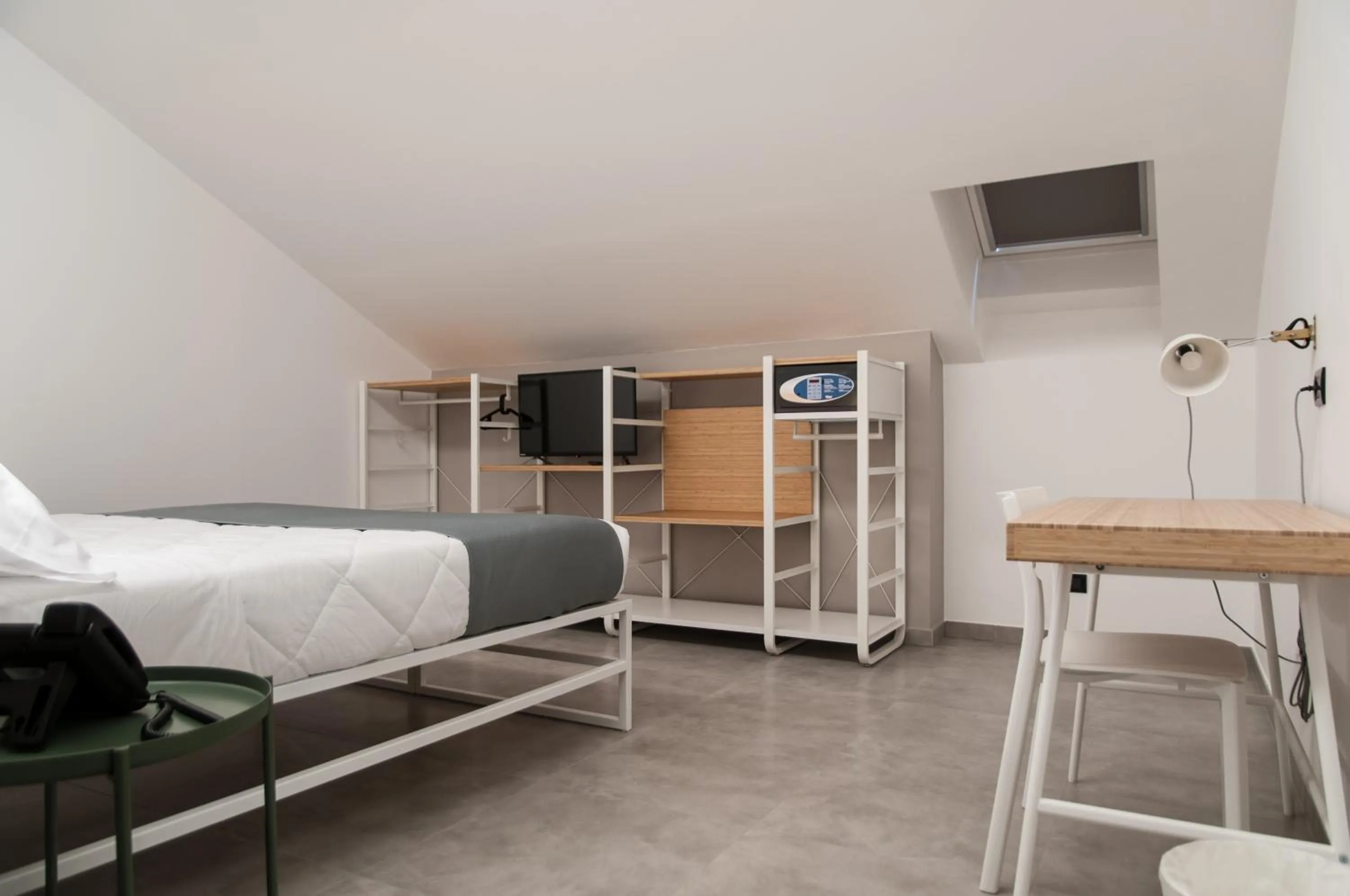 wardrobe, Bed in Residence Hotel Moderno