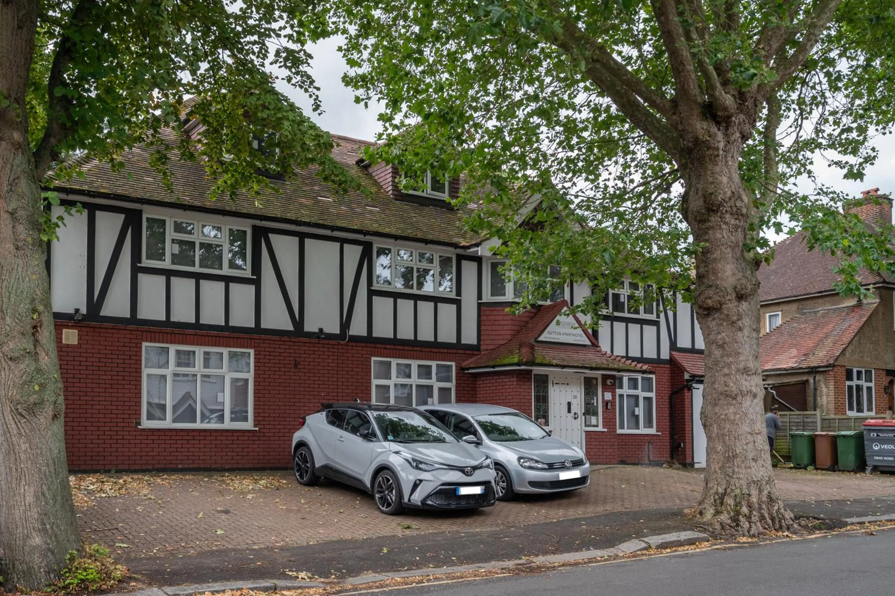 Property building in Flexistay Aparthotel Sutton