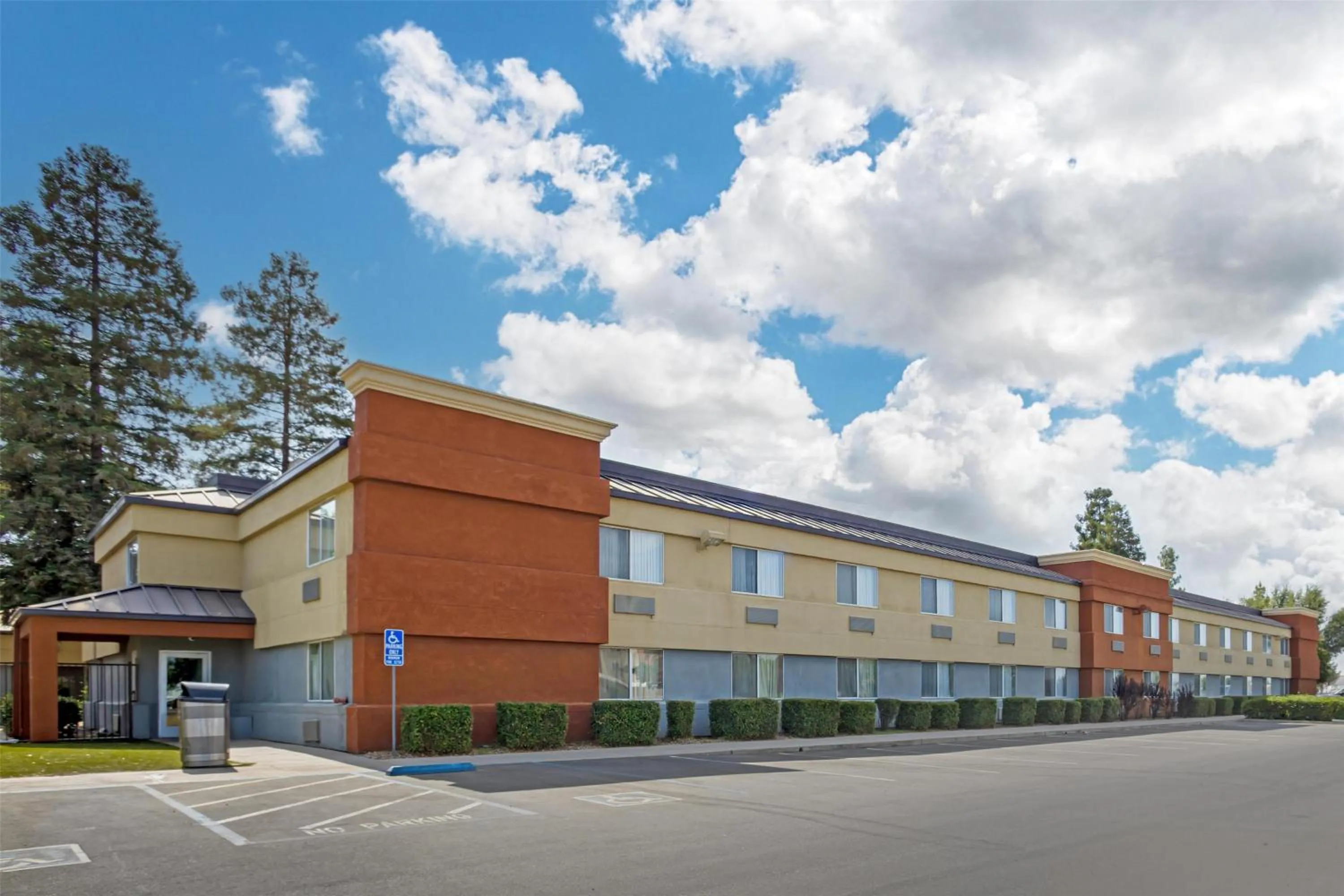 Property building in Best Western Porterville Inn