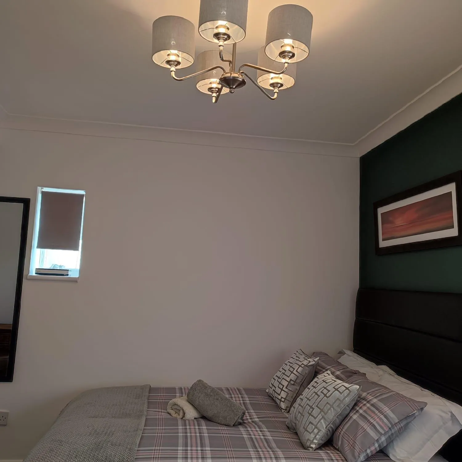 Bedroom, Bed in Apple House Wembley