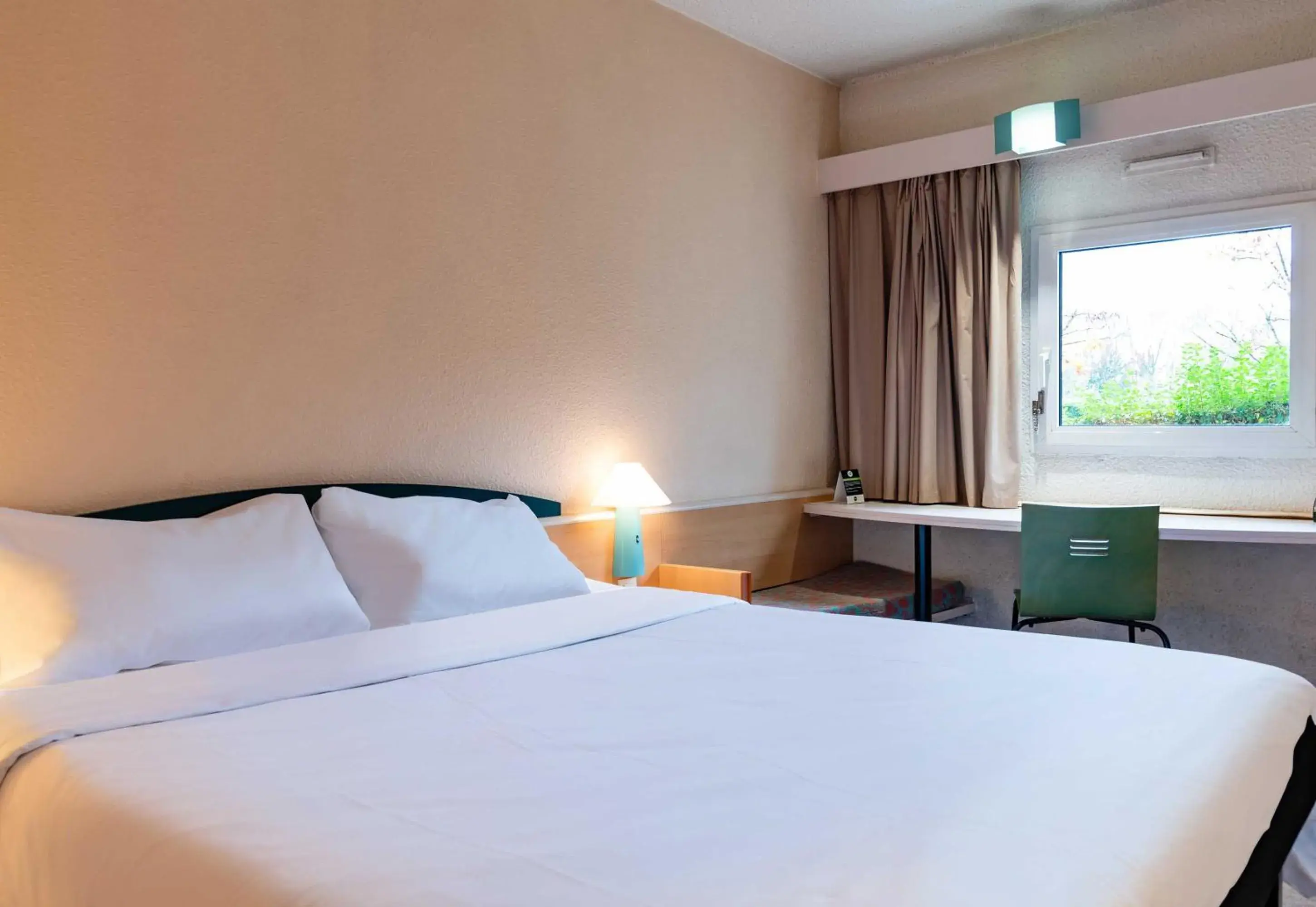 Double Room - Disability Access in B&B HOTEL Grenoble Université 2 Double Room - Disability Access in B&B HOTEL Grenoble Université 2