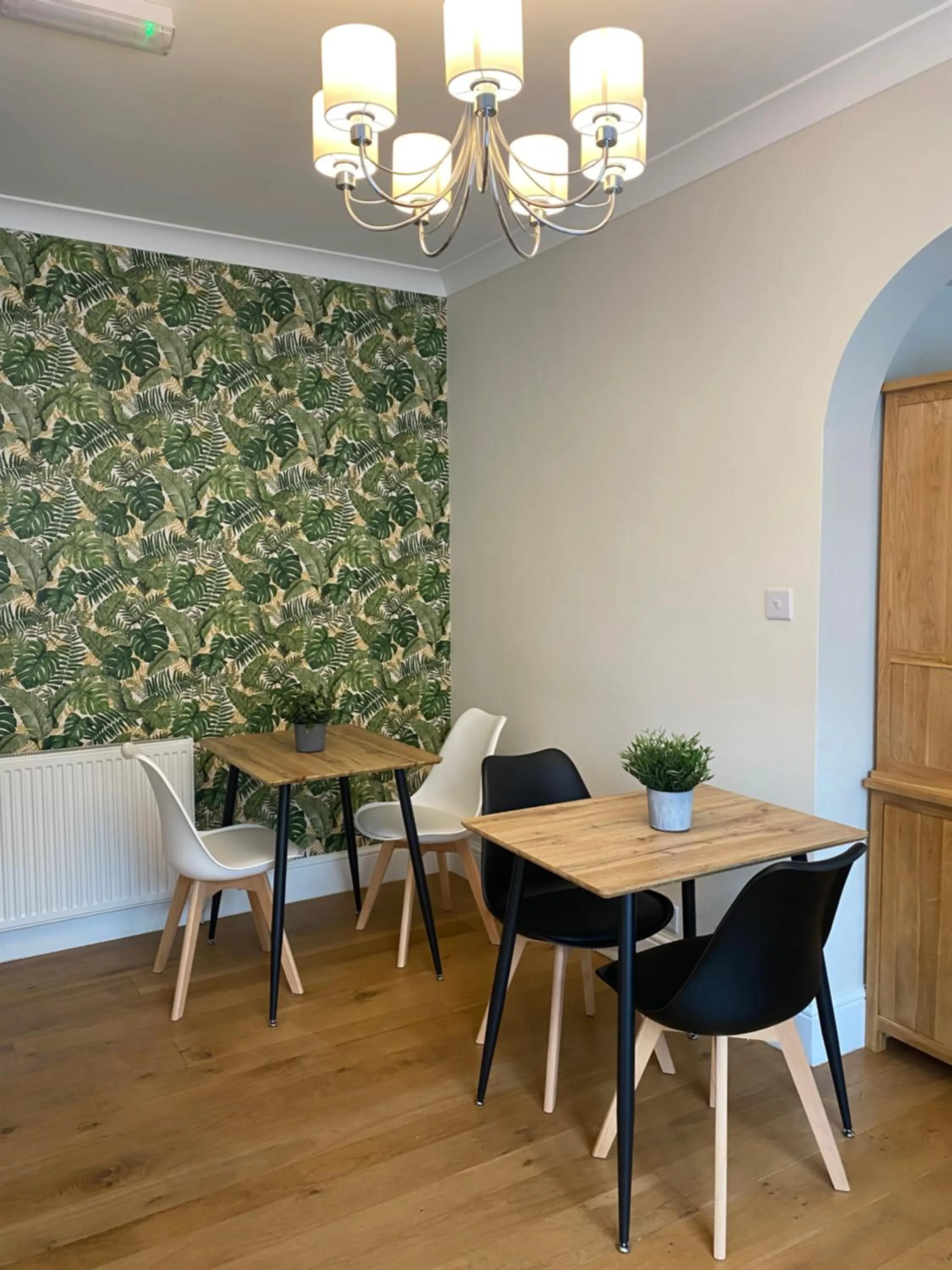 Restaurant/places to eat in Stover Lodge