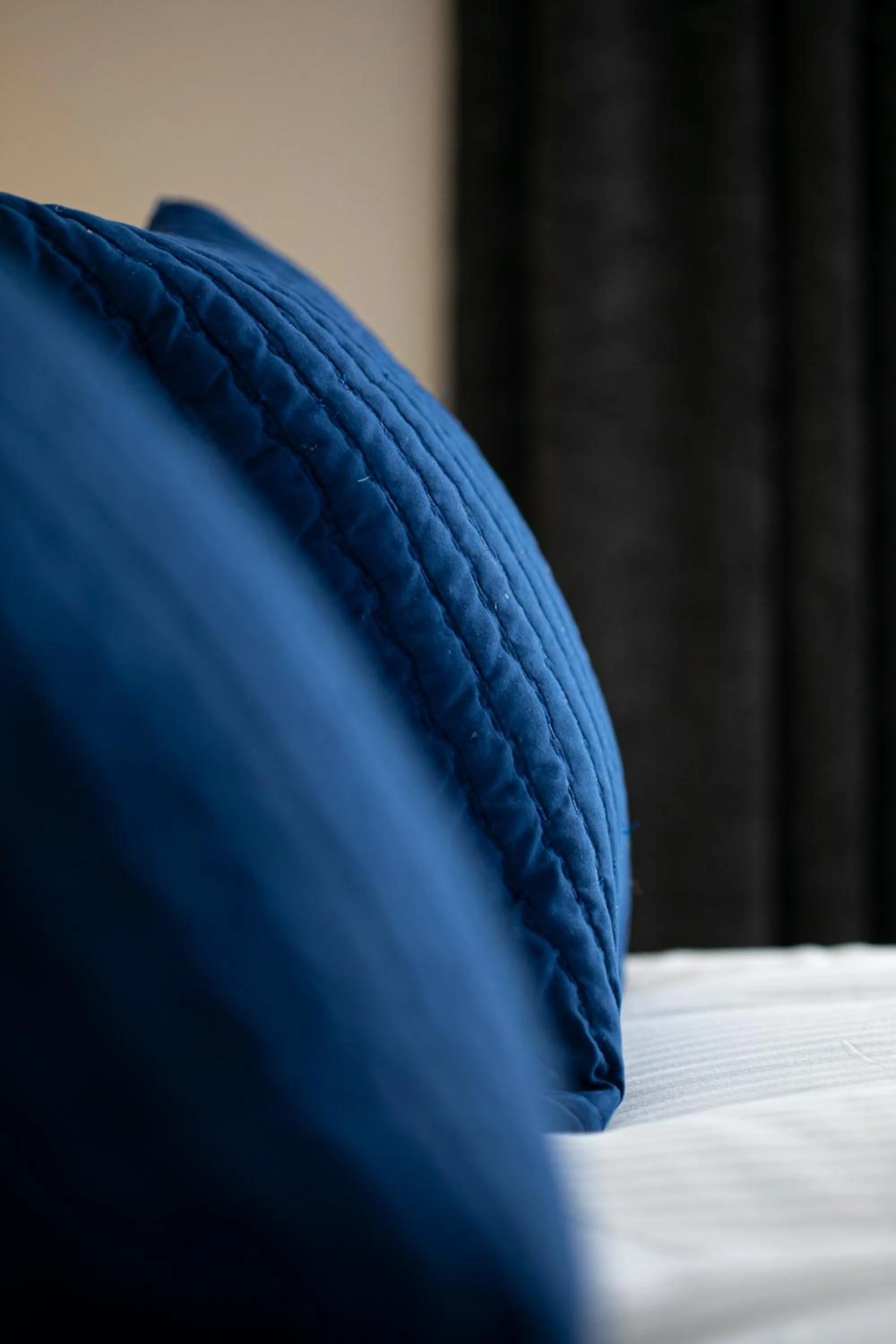 Bedroom, Bed in Stover Lodge