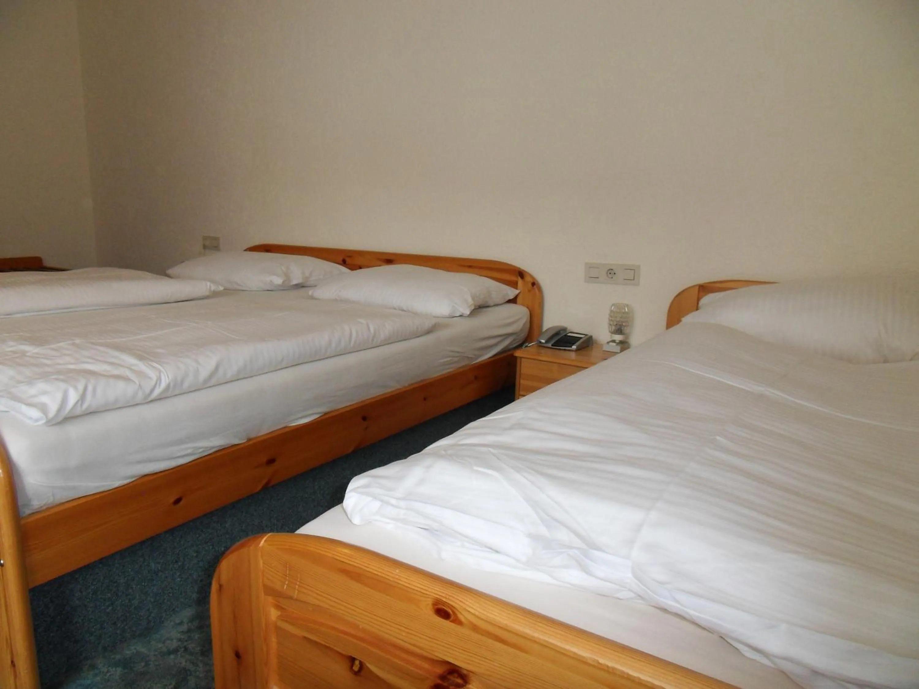 Bed in Hotel Grüner Baum