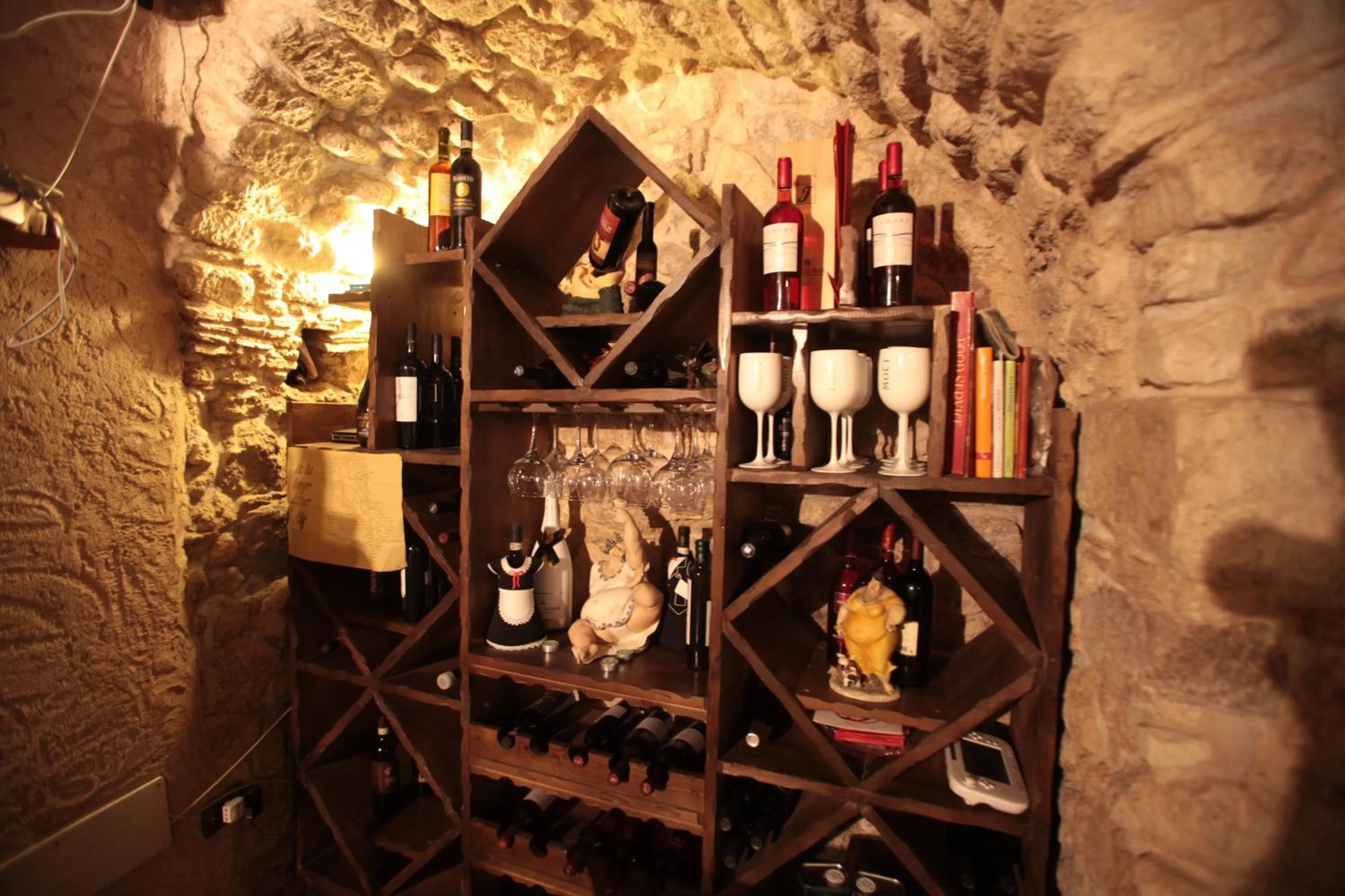 Alcoholic drinks in Donnaciccina Accomodation