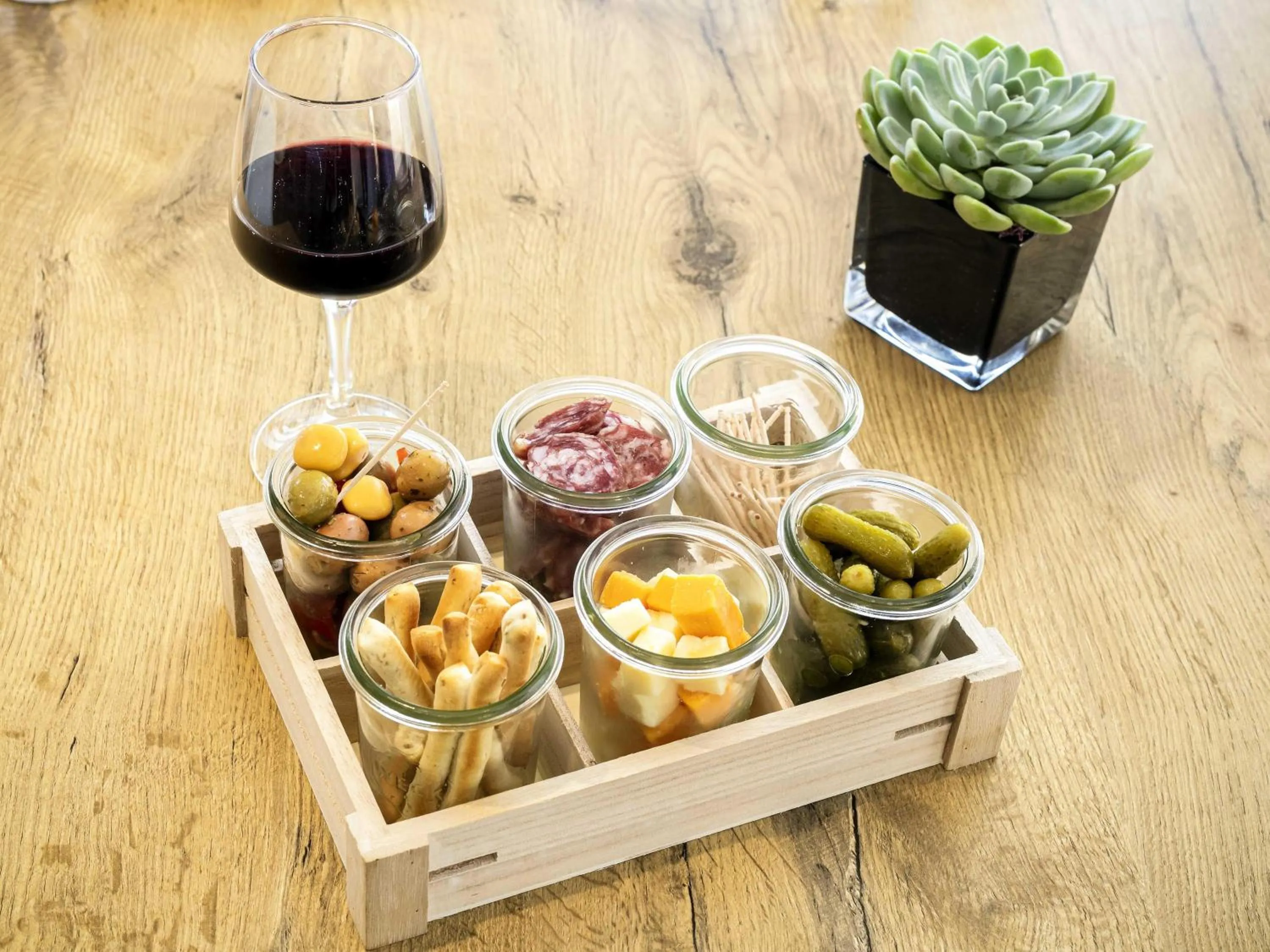 Lounge or bar in ibis Montpellier Sud