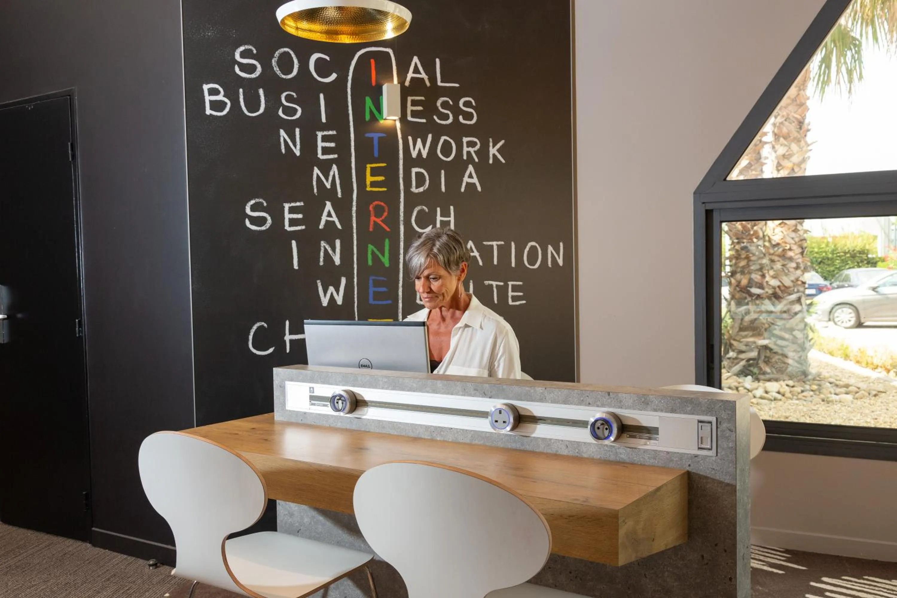 Lobby or reception in ibis Montpellier Sud