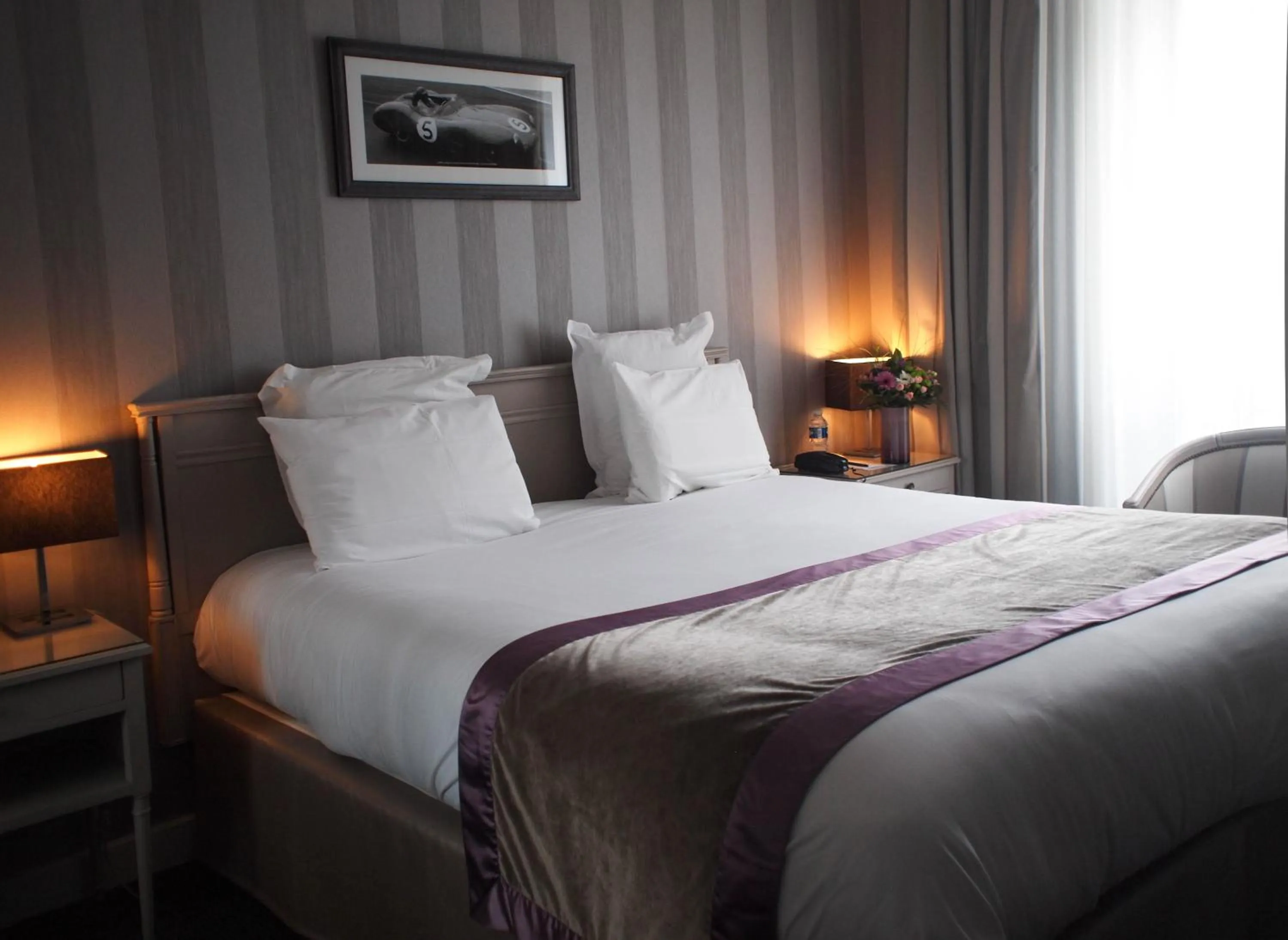 Bedroom, Bed in Hôtel Concordia Le Mans Centre Gare