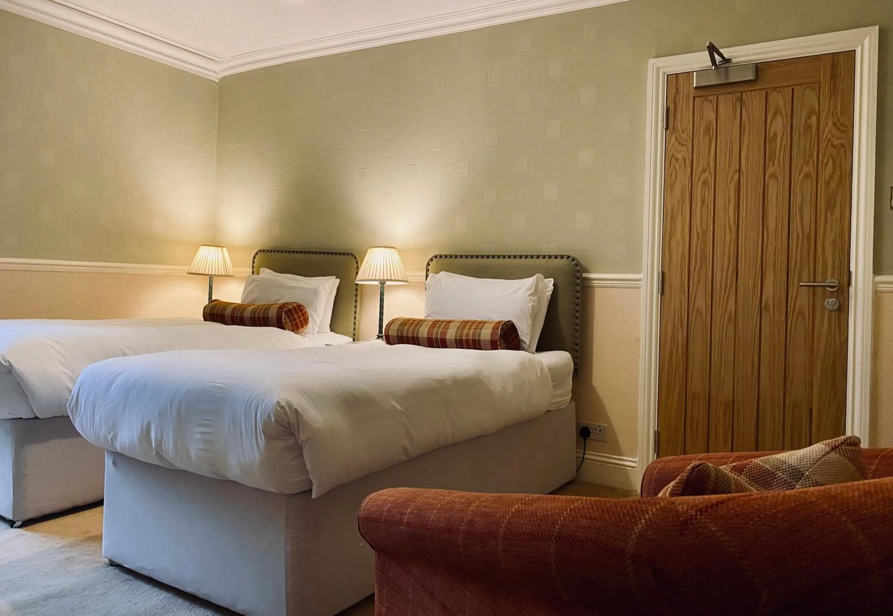 Superior Twin Room in Middle House