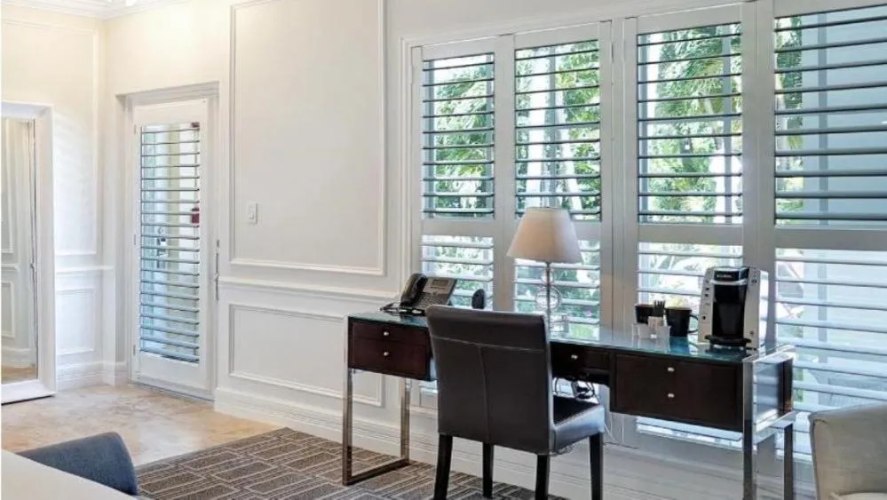 The Pillars Hotel & Club