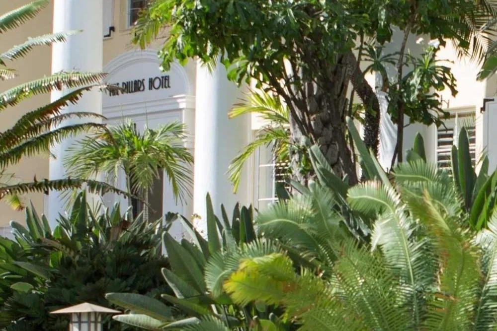 The Pillars Hotel & Club