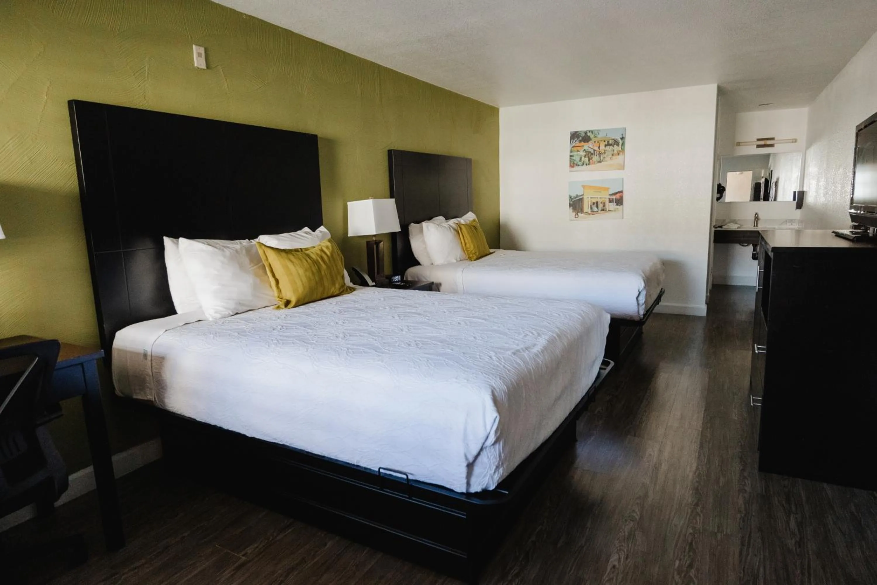 Bed in Old Town Western Inn