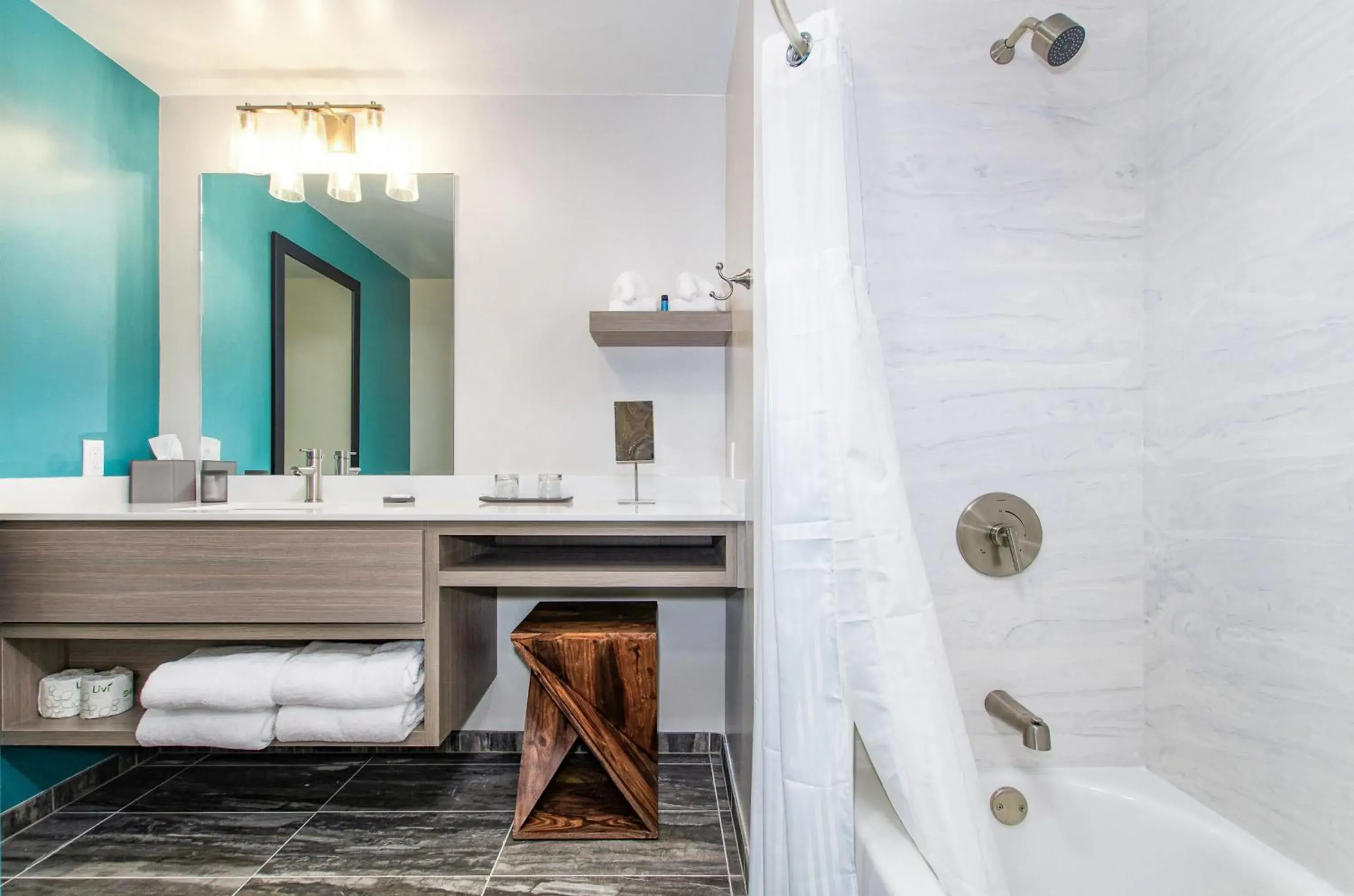 Queen Room in The Independence Hotel Queen Room in The Independence Hotel