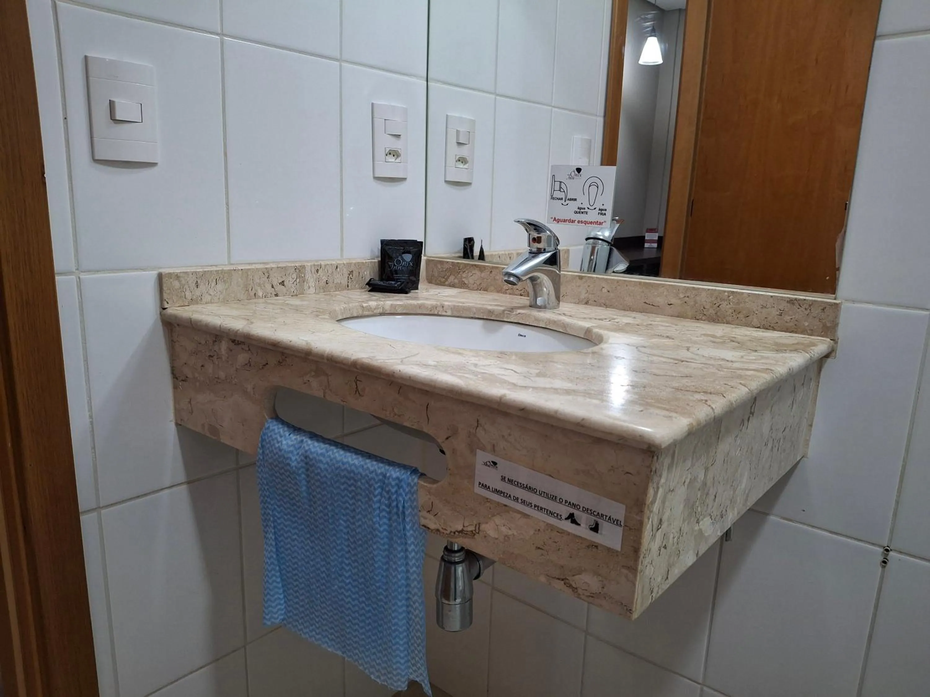 Bathroom in Ônix Inn Hotel Cravinhos