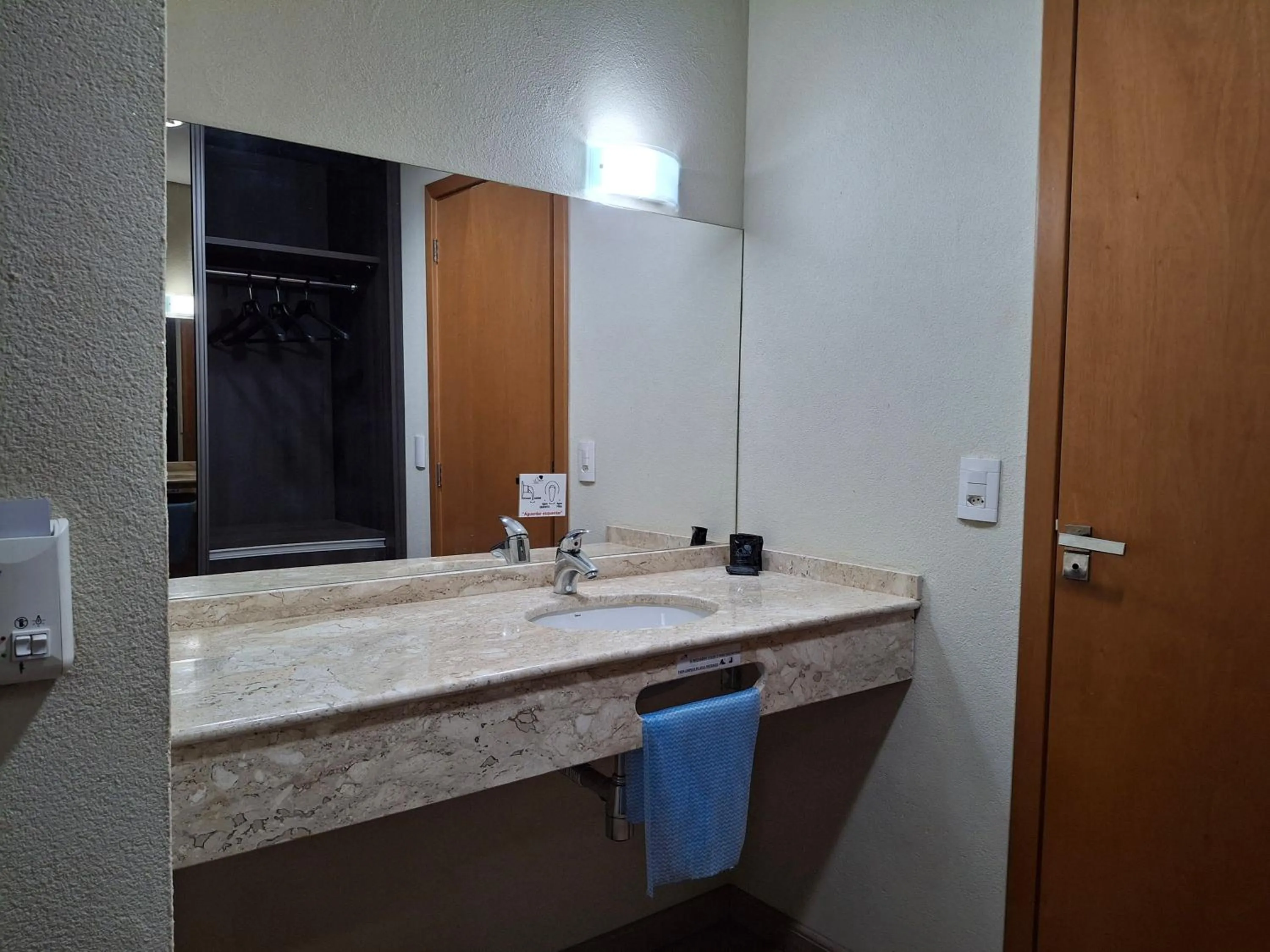 Bathroom in Ônix Inn Hotel Cravinhos