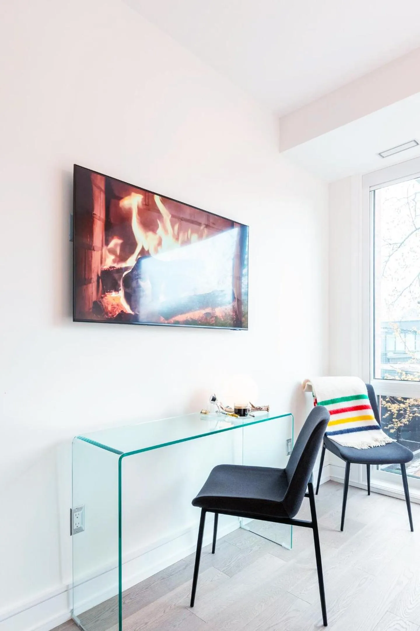 TV and multimedia in Elegant Downtown Home