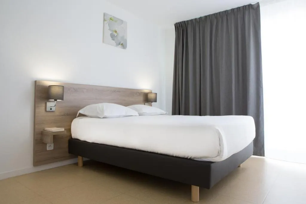 Bed in Comfort Aparthotel Divonne La Versoix