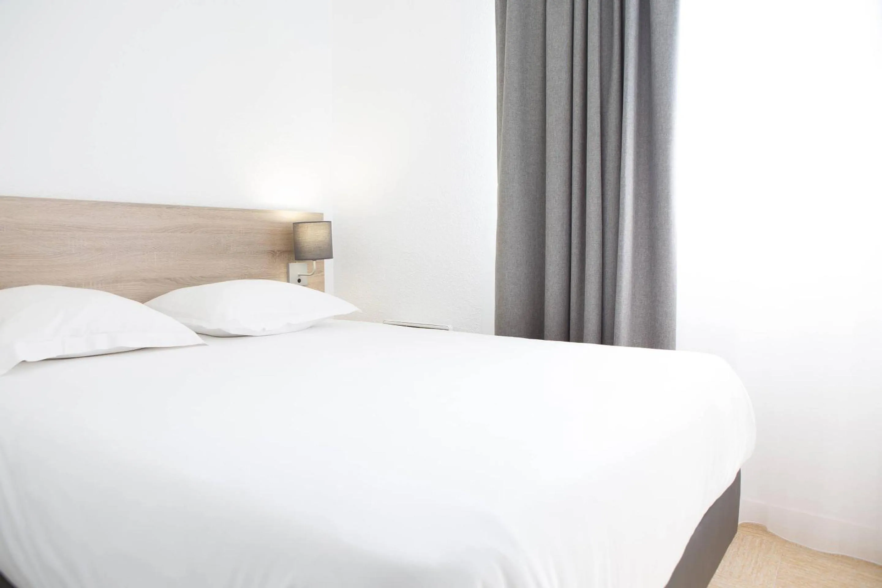 Bedroom, Bed in Comfort Aparthotel Divonne La Versoix