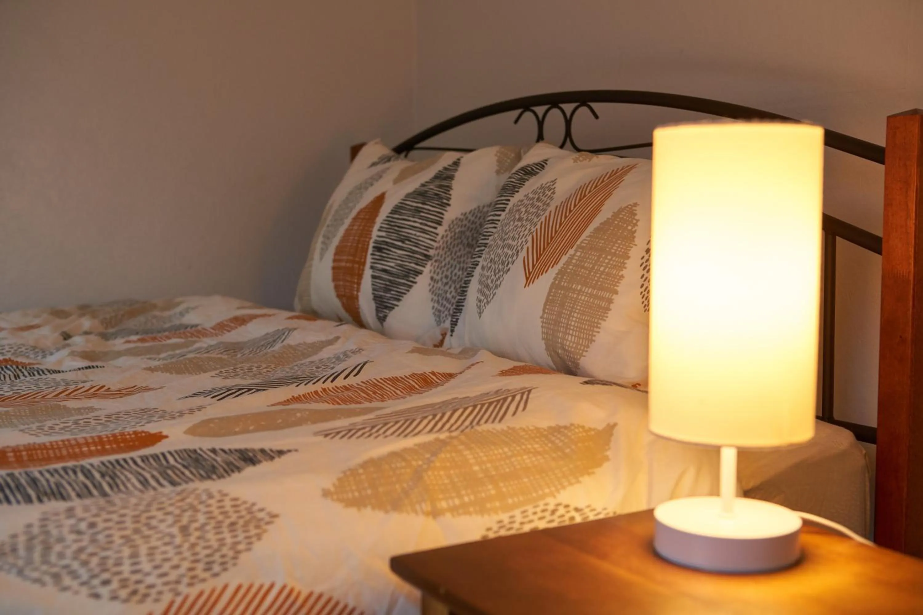 Bedroom, Bed in Wind Henza