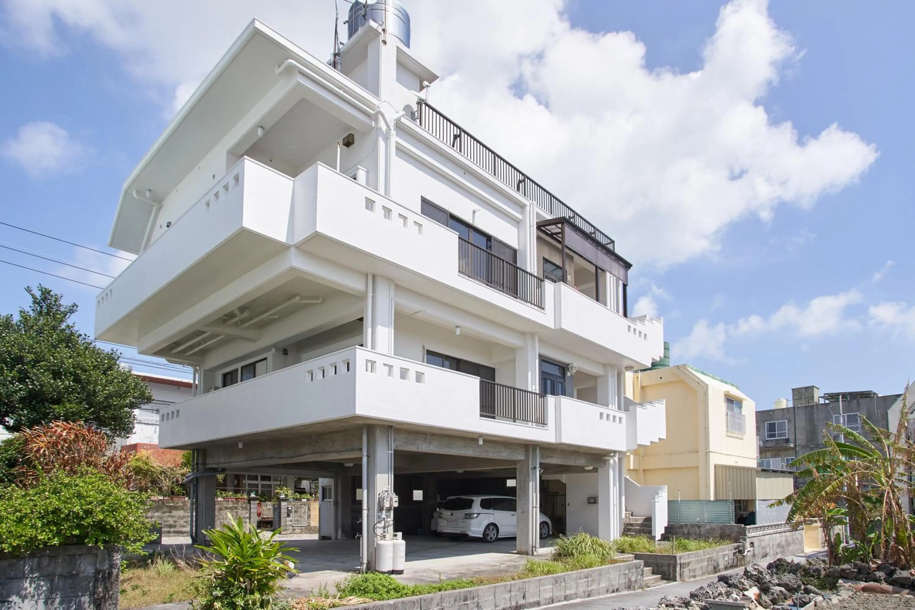 Property building in Wind Henza