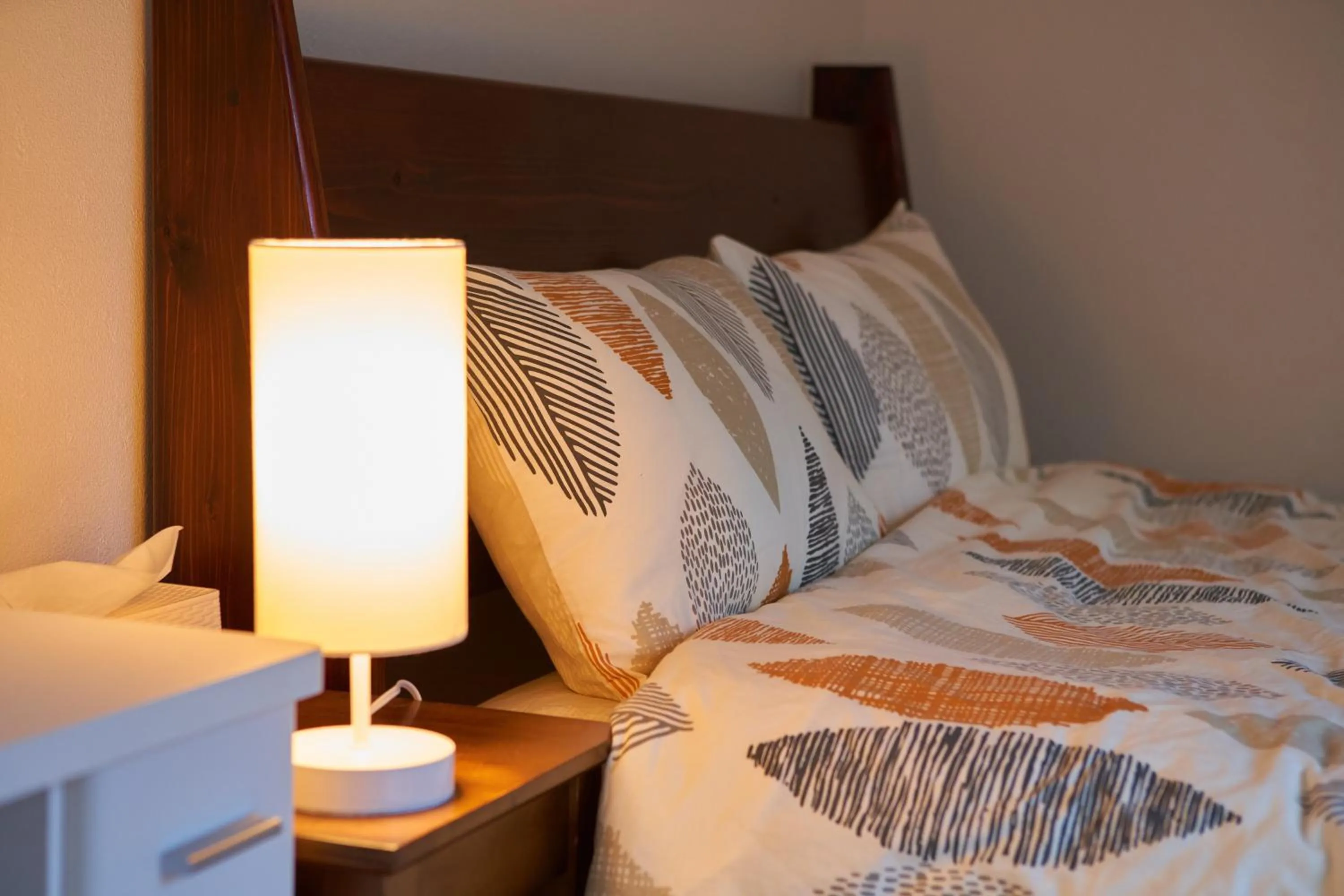 Bedroom, Bed in Wind Henza