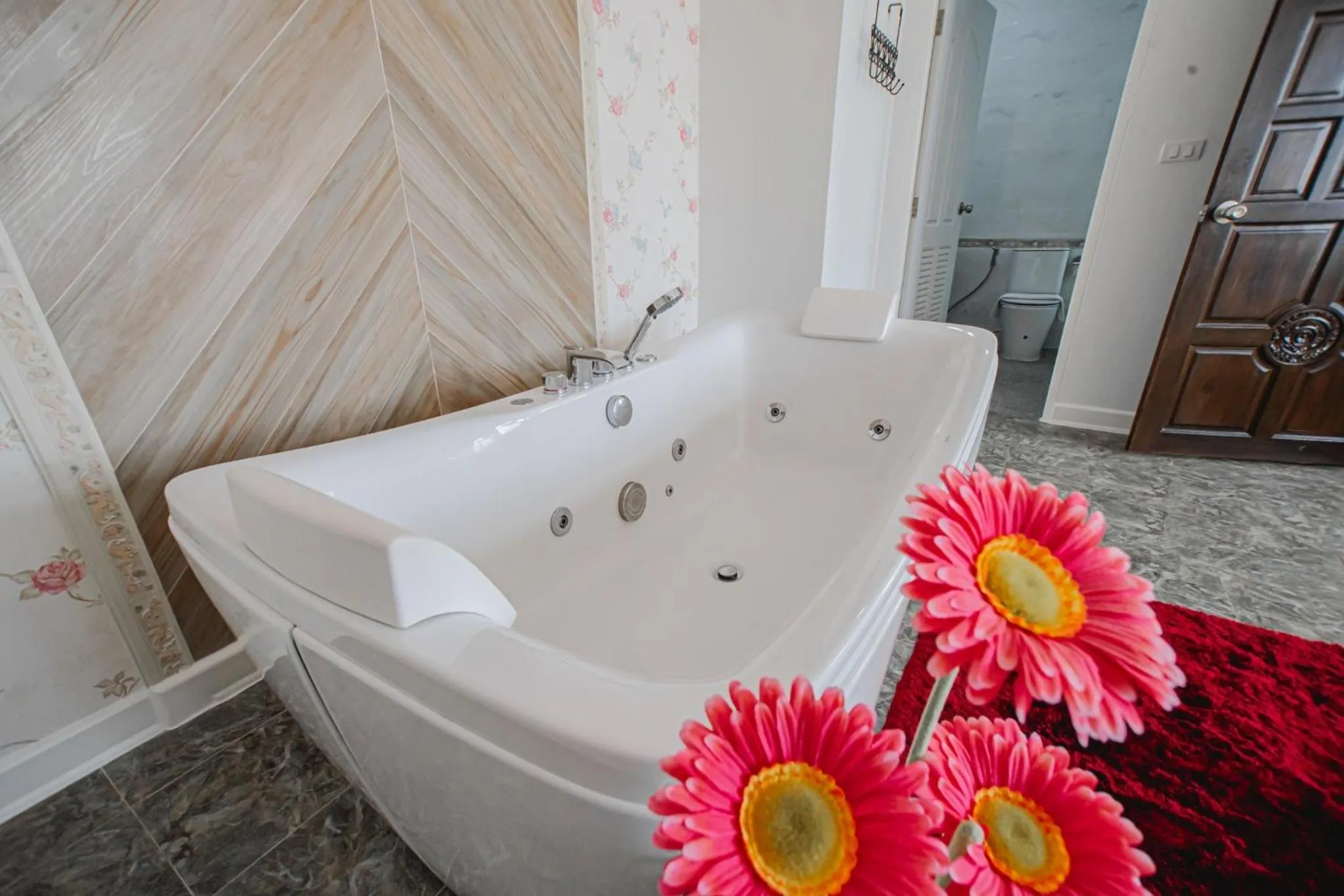 Bath in Banbua Grand Udon