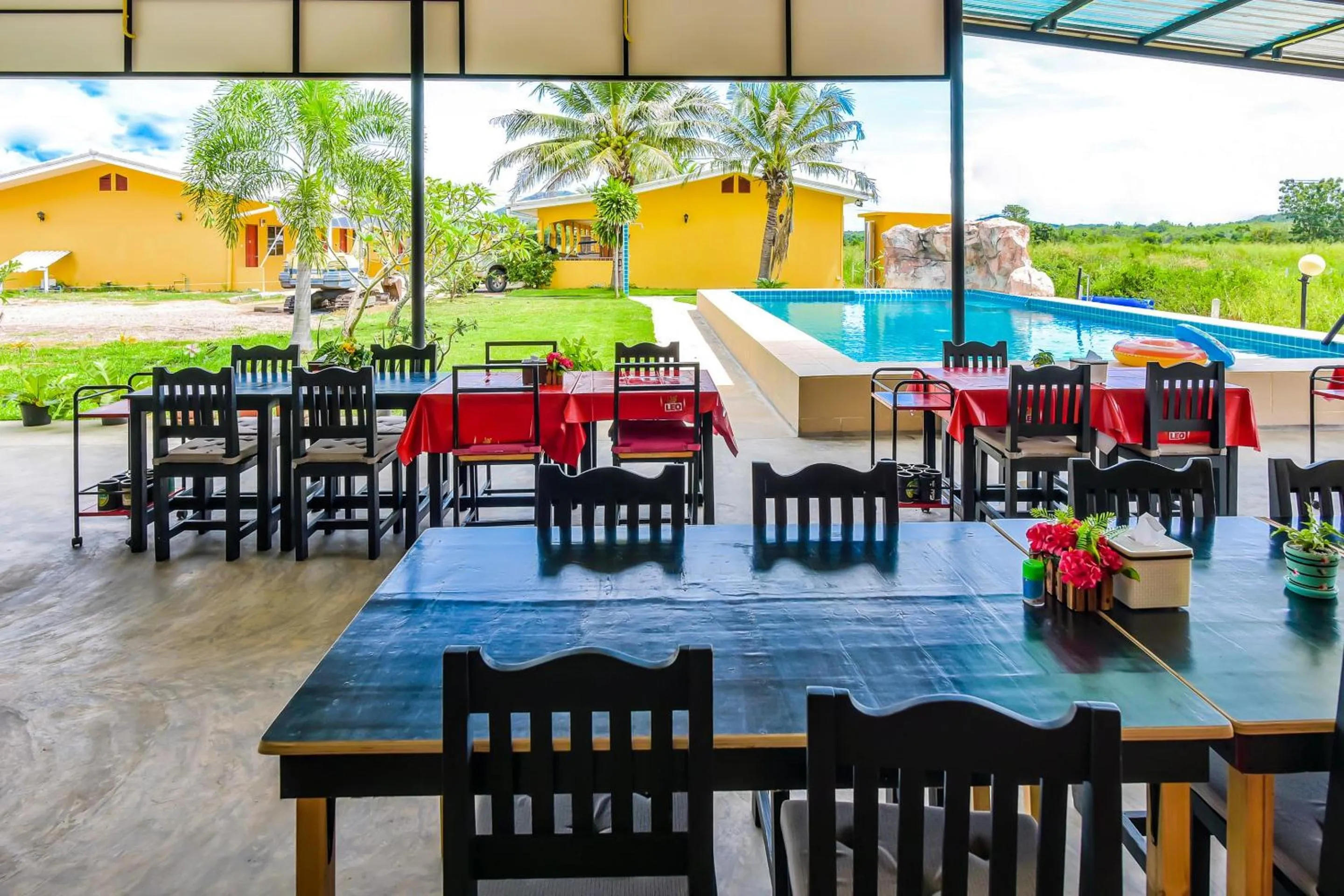 Dining area in Billabong Resort Cha Am