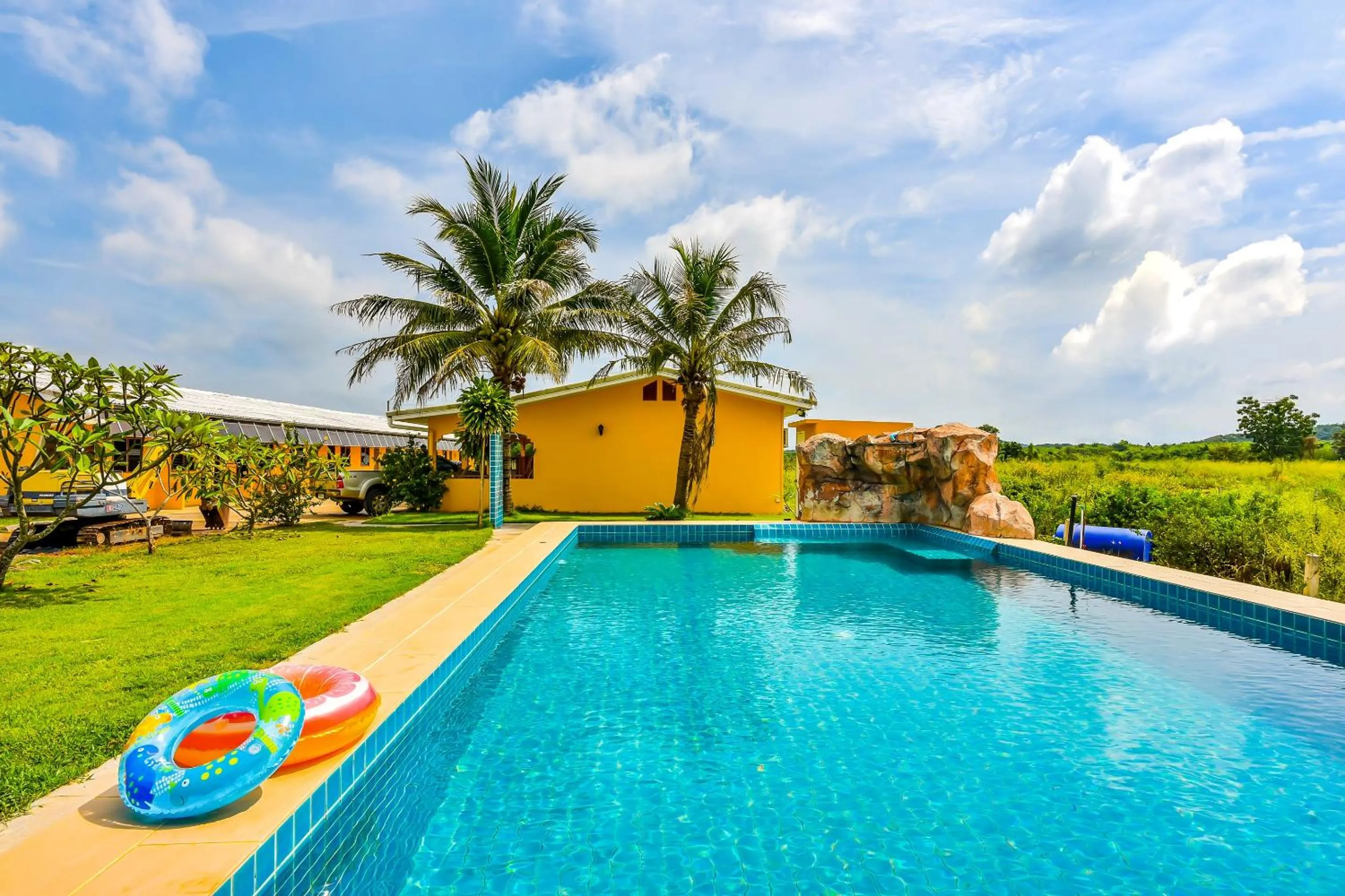 Swimming pool in Billabong Resort Cha Am