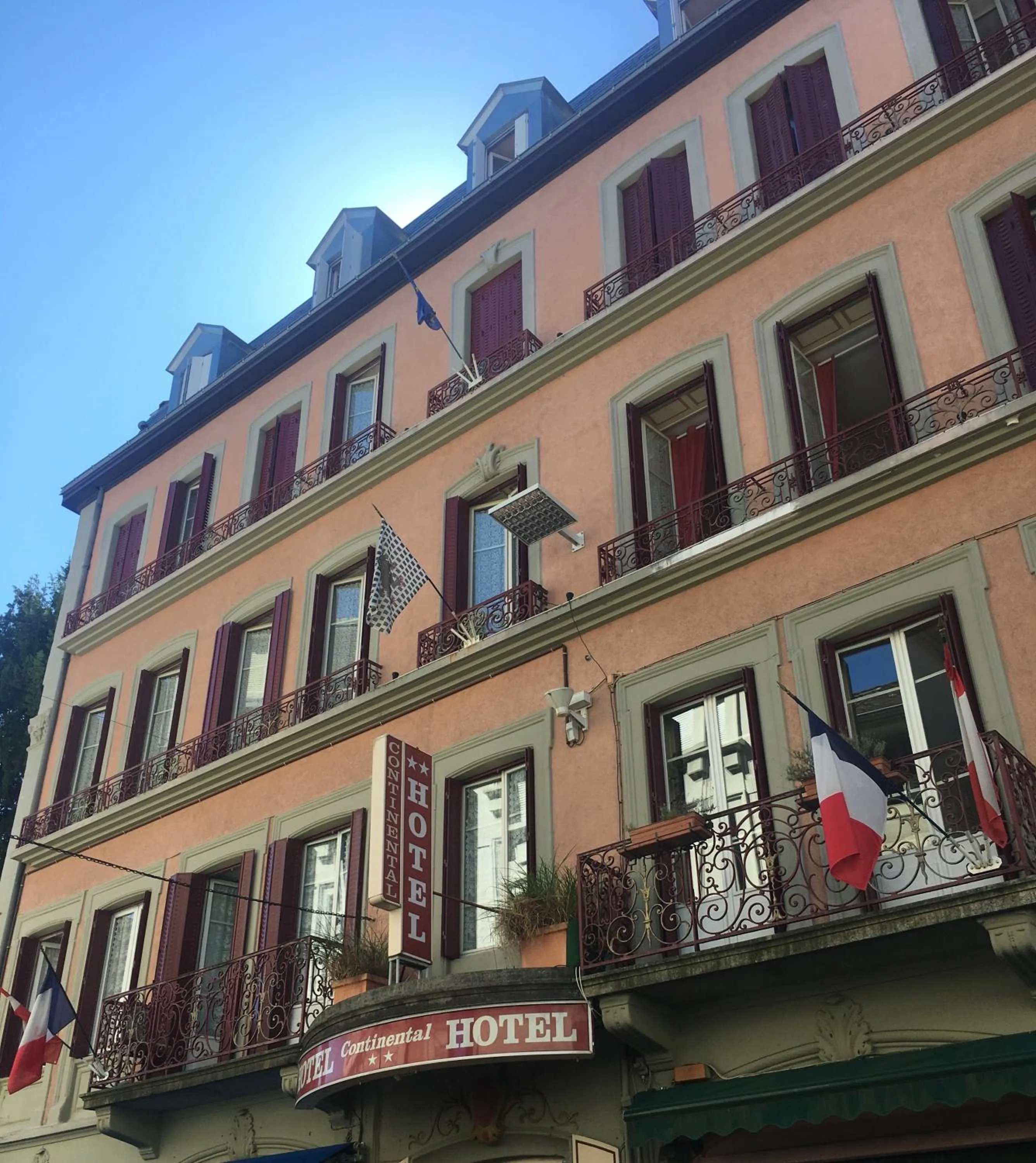 Property building in Hôtel Restaurant Continental