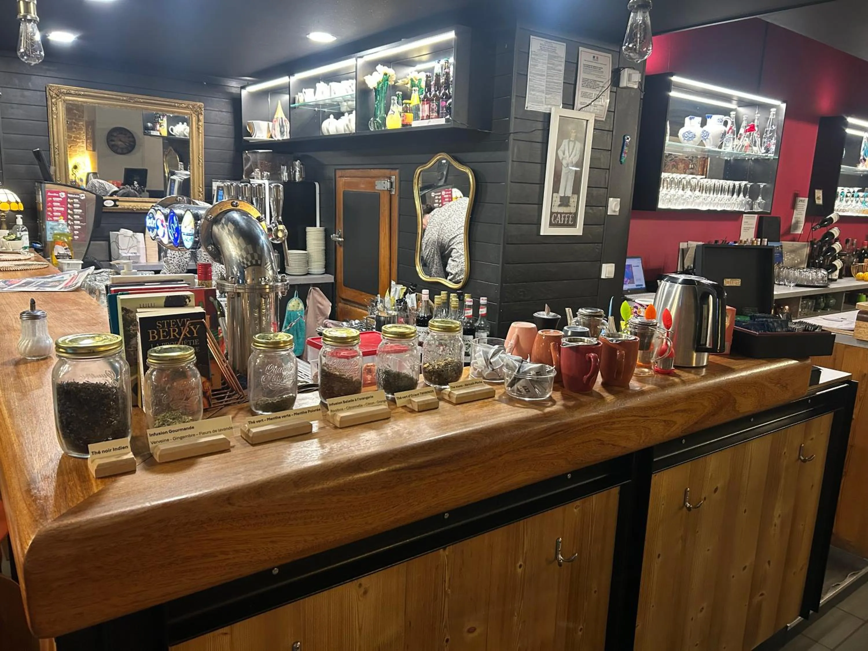 Food and drinks in Hôtel Restaurant Continental