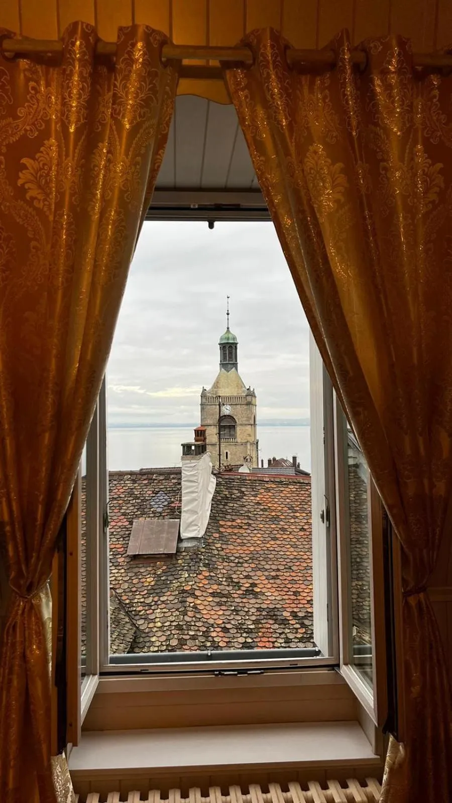 Lake view in Hôtel Restaurant Continental