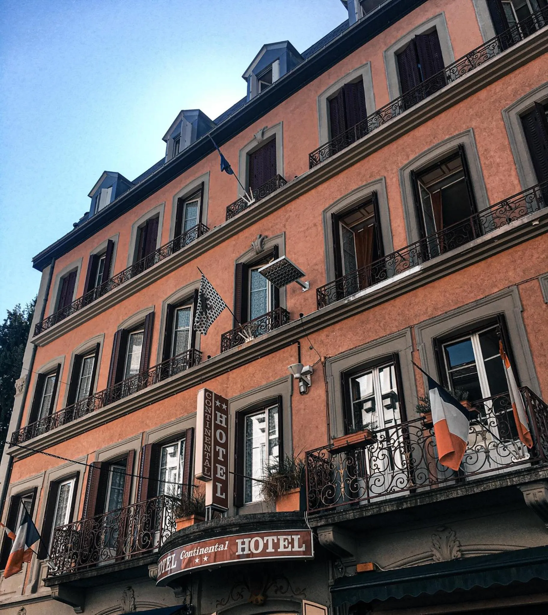 Property building in Hôtel Restaurant Continental