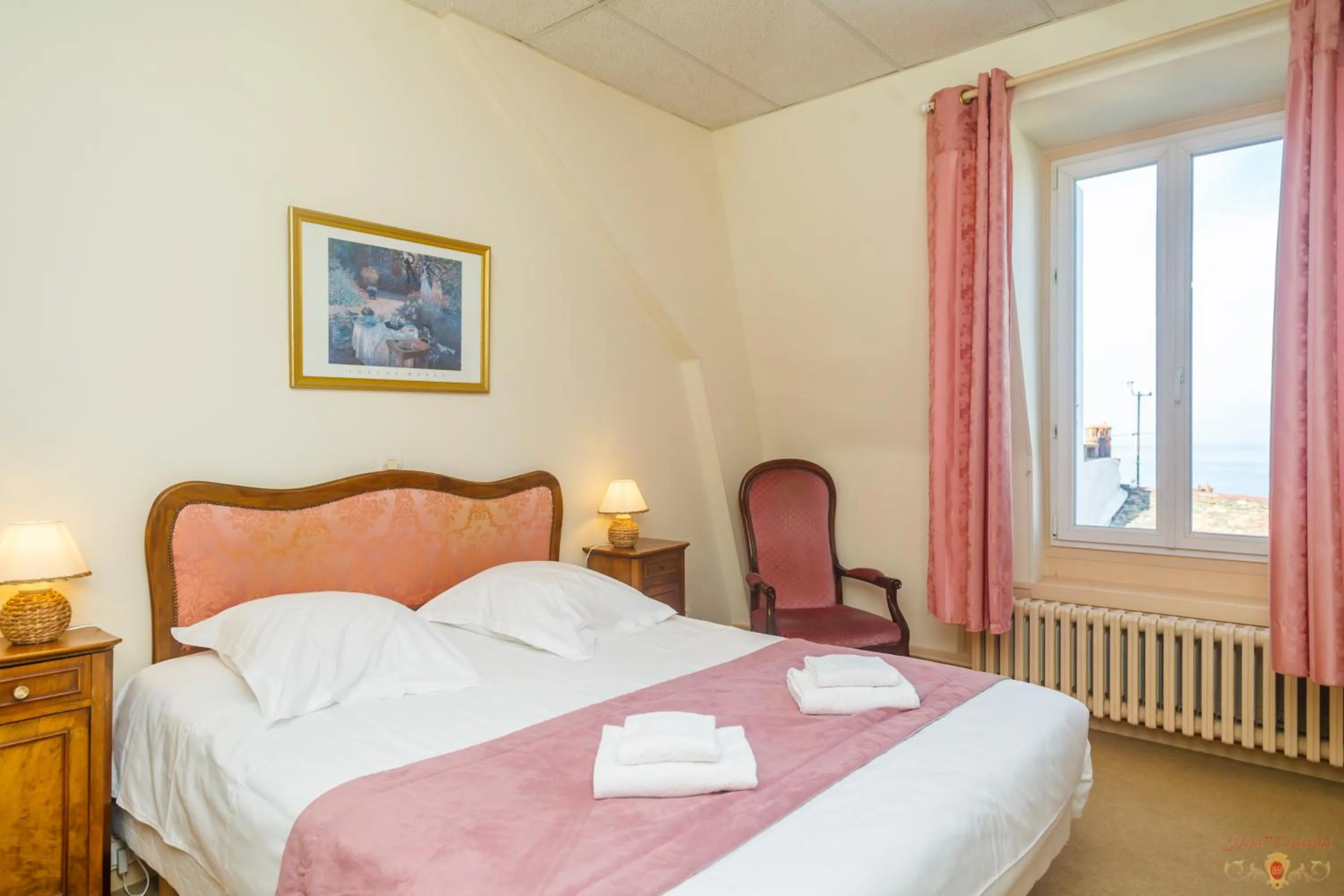 Bed in Hôtel Restaurant Continental