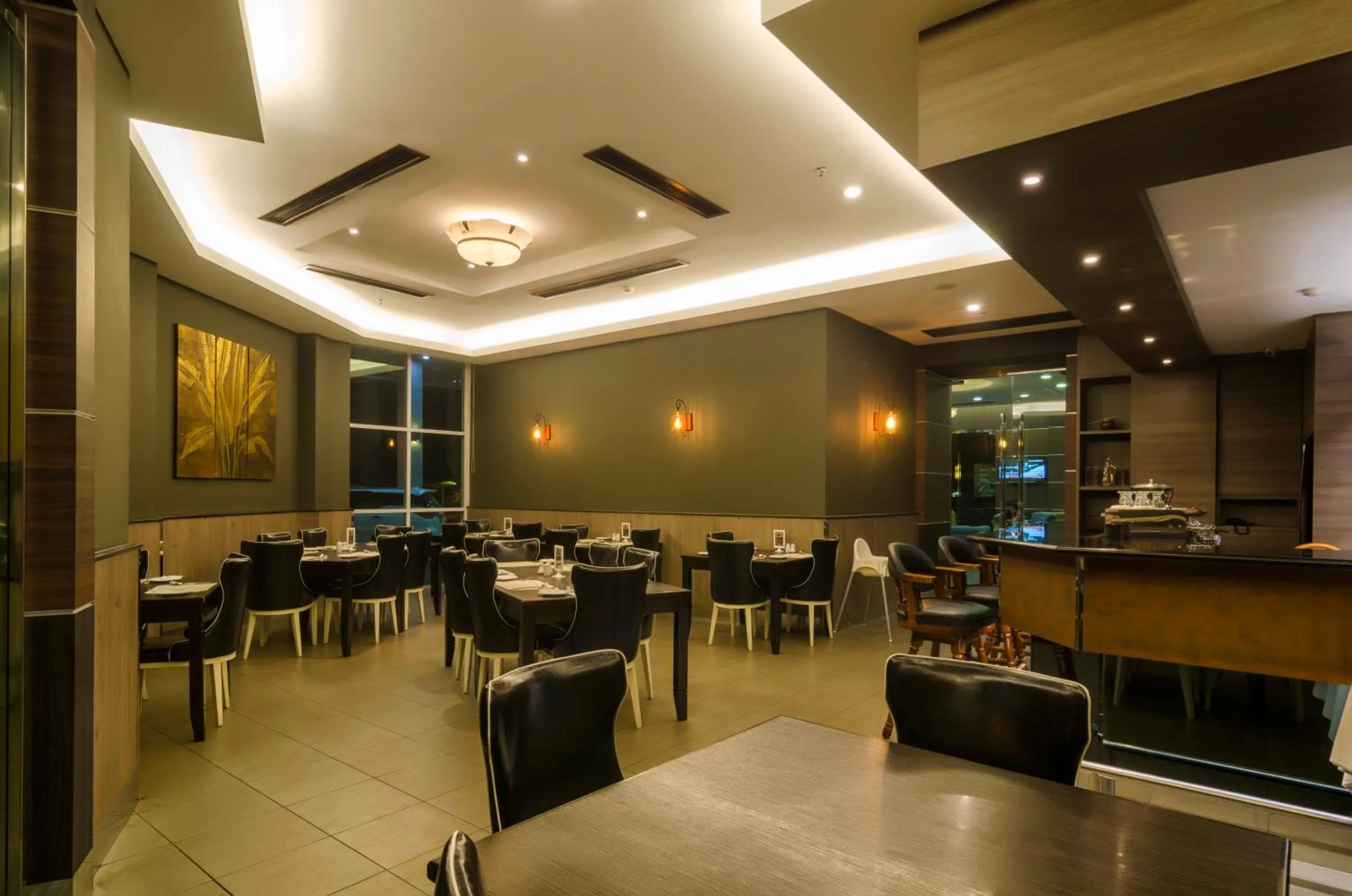 Restaurant/places to eat in Mariner Hotel Labuan