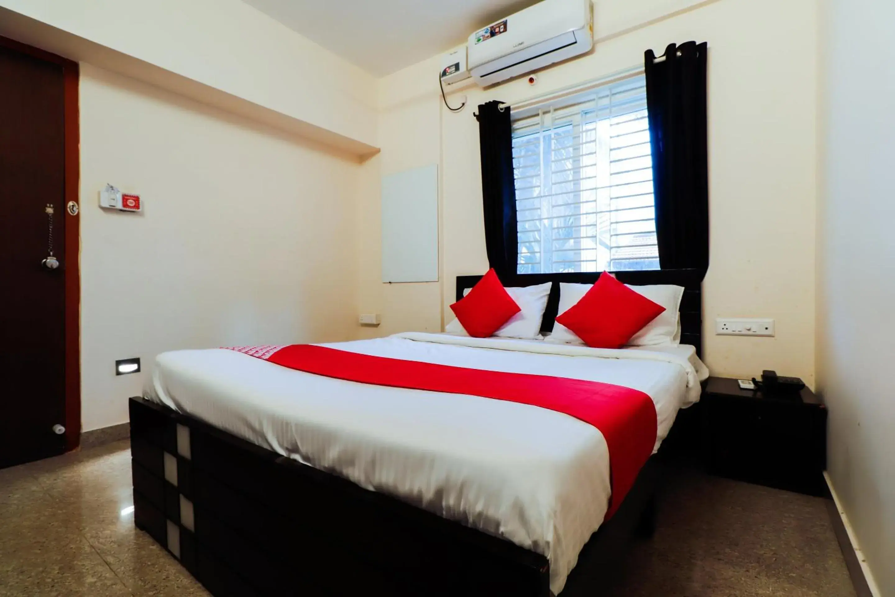 Standard Double Room - single occupancy in GN Collection O Near Rajajinagar Industrial Estate Standard Double Room - single occupancy in GN Collection O Near Rajajinagar Industrial Estate