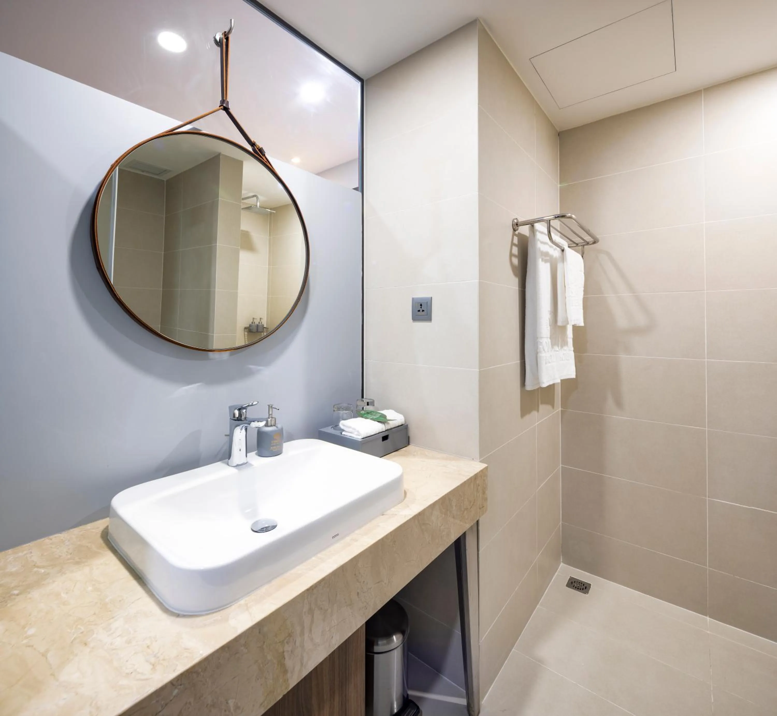 Shower in Gonsala Hotel Nha Trang