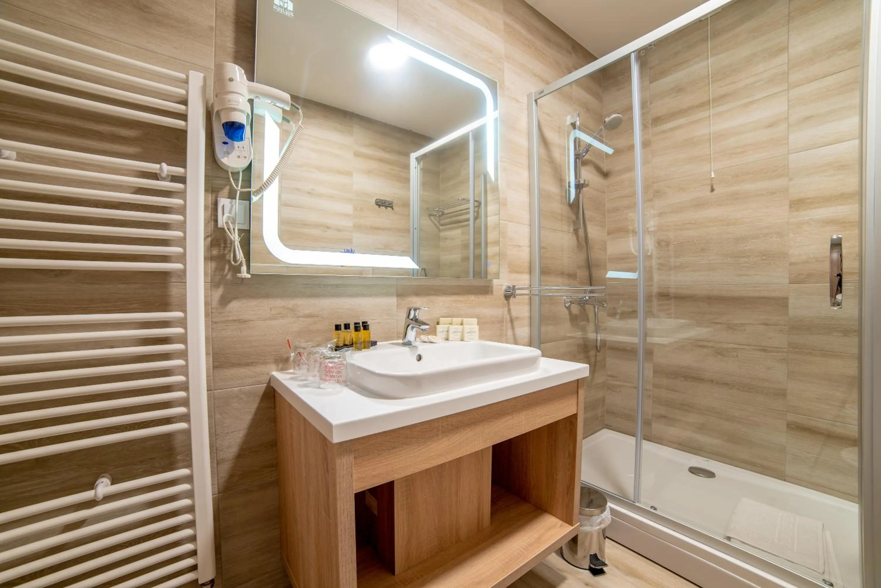 Bathroom in Hotel Soni Lux