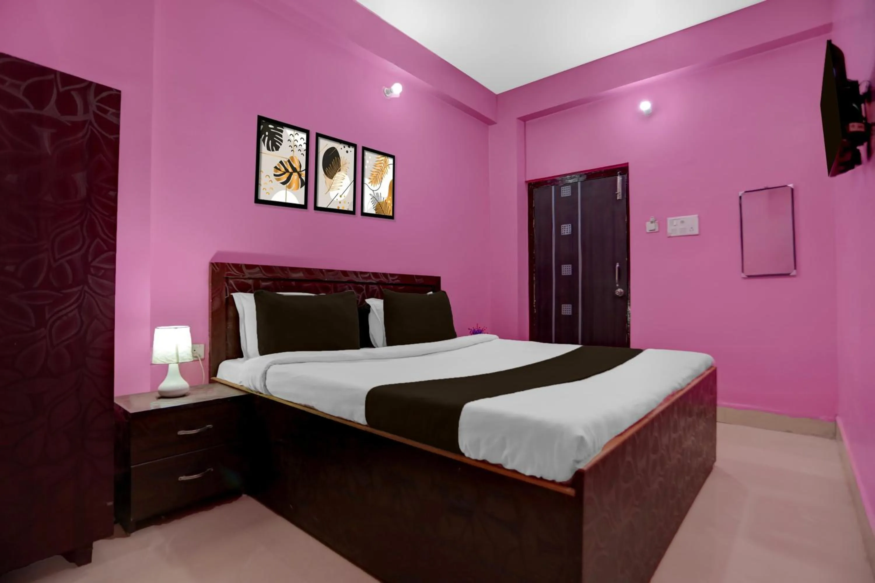 Bedroom, Bed in Super Hotel O Patliputra Railway Station Formerly Rameshwaram Guest House