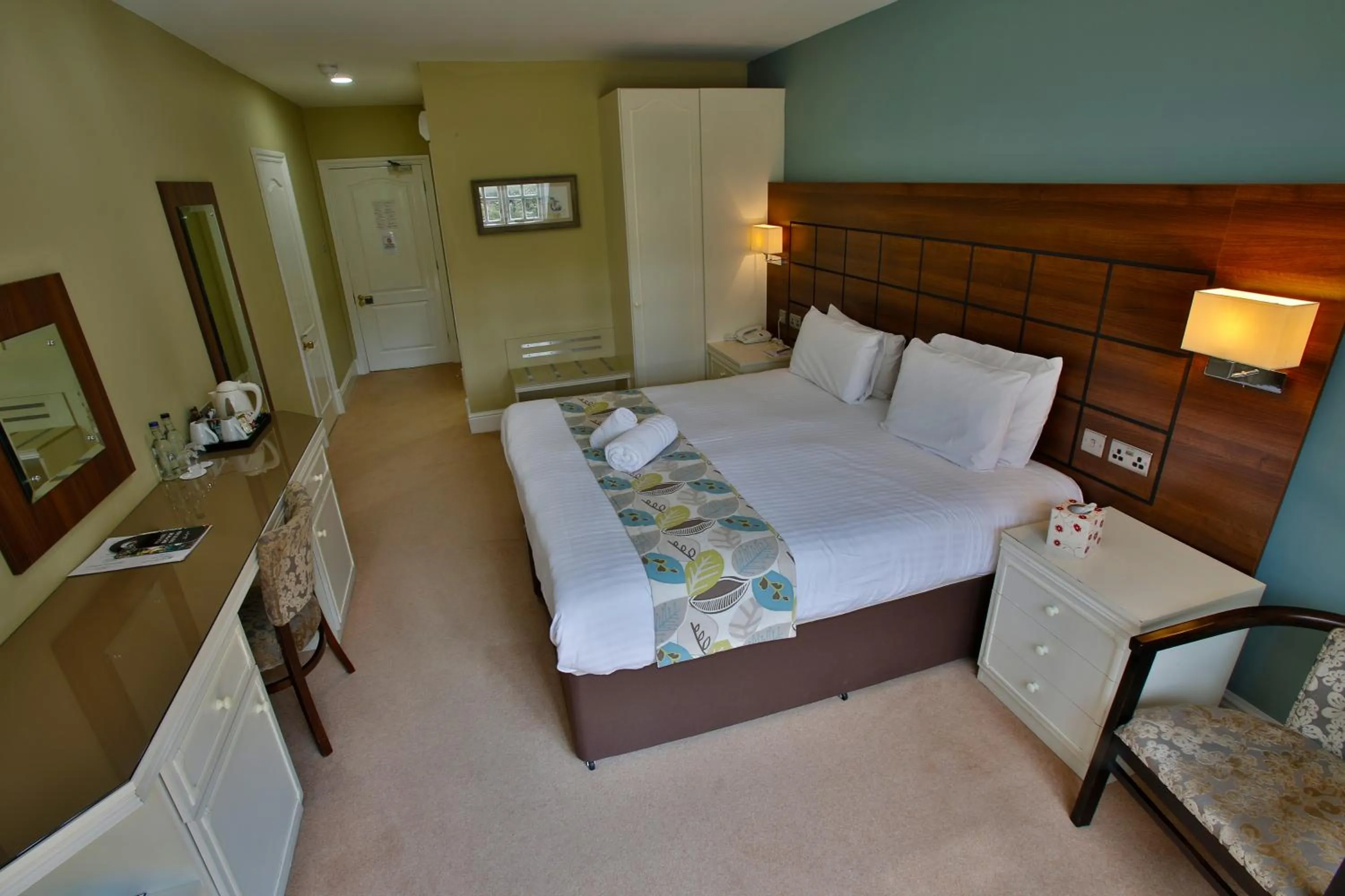Bedroom, Bed in Quorn Grange Hotel