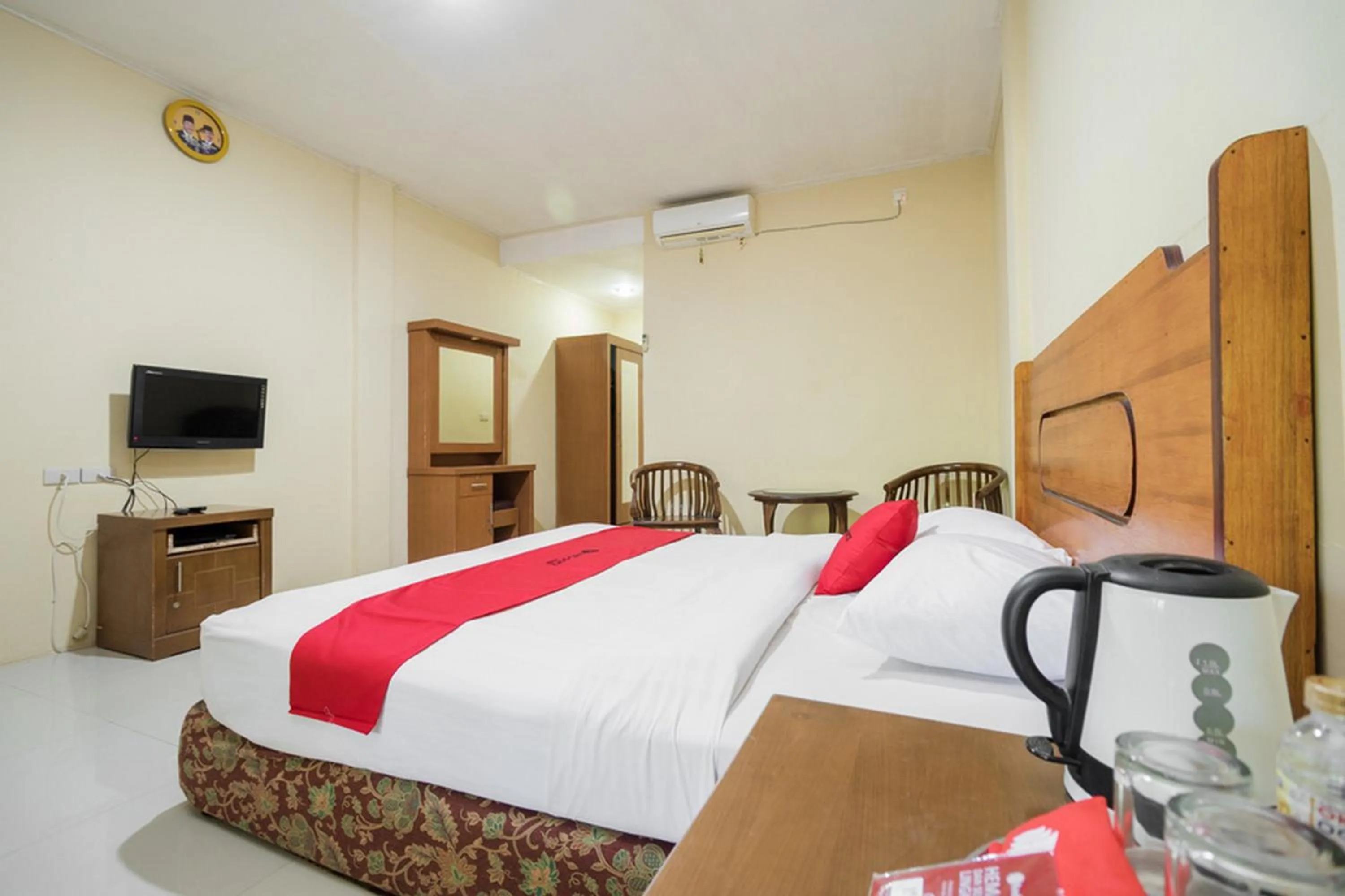 Bed in RedDoorz @ Jalan lintas Sumatera Lahat