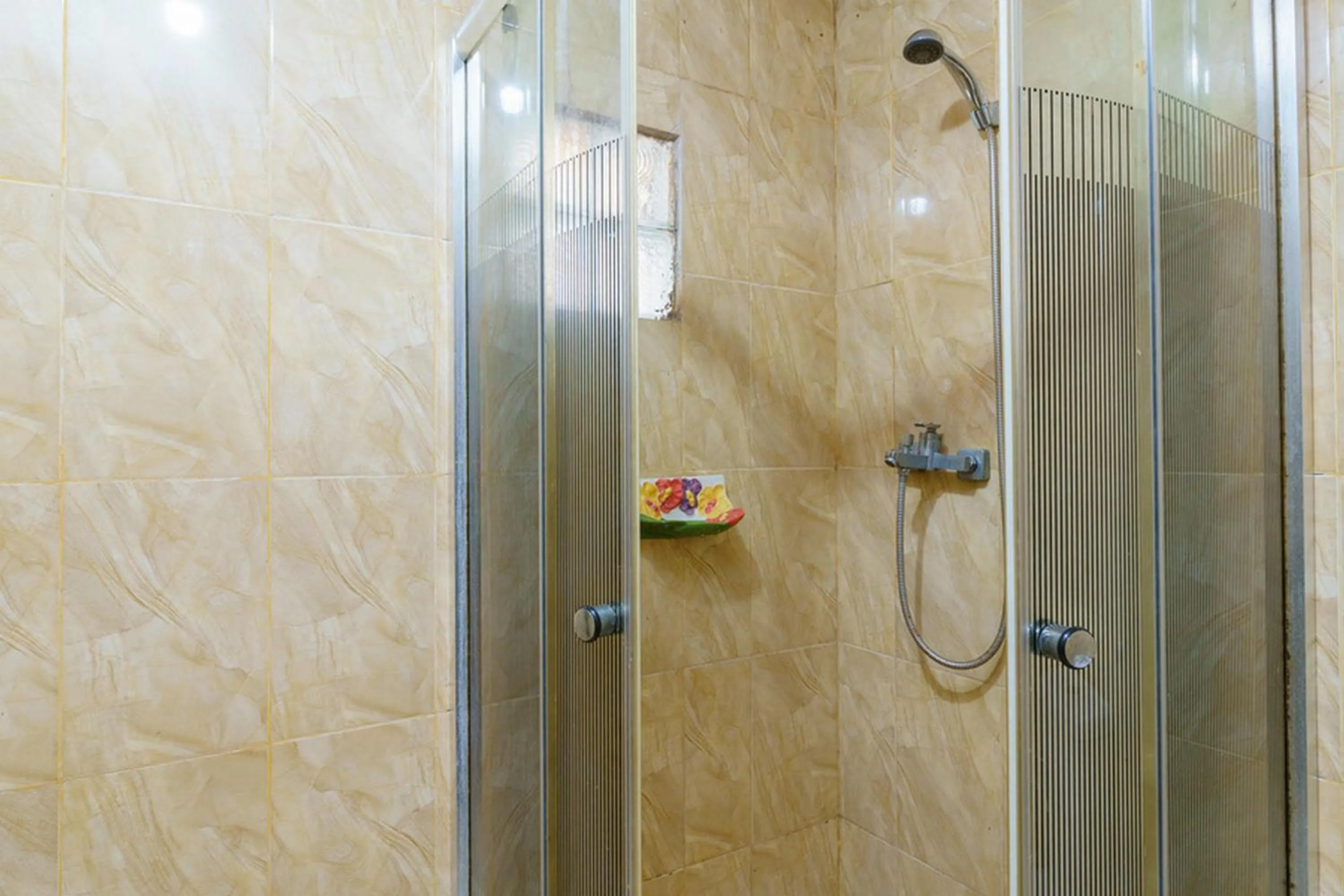 Bathroom in RedDoorz @ Jalan lintas Sumatera Lahat