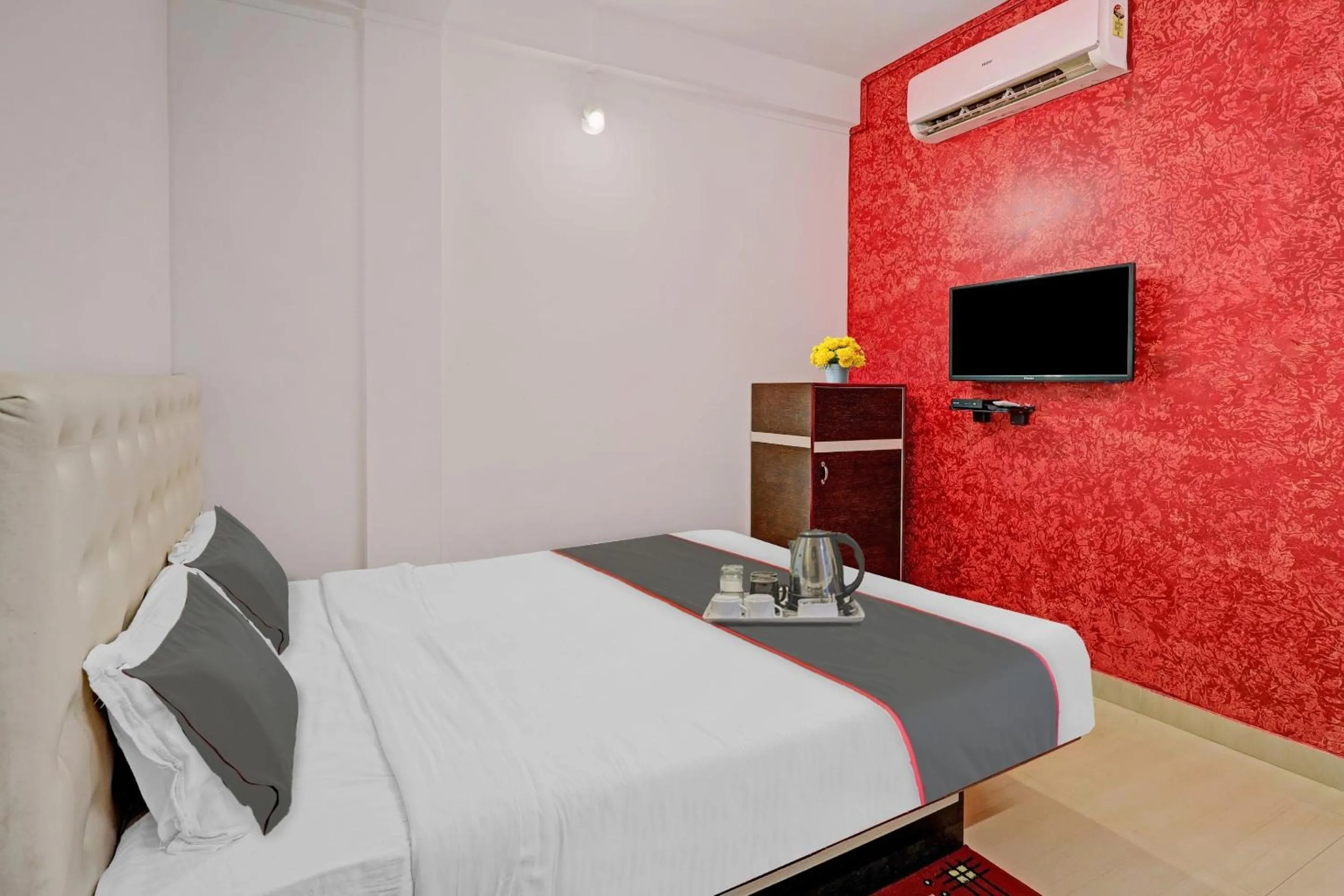 Bedroom, Bed in Hotel O Aashiyana Home