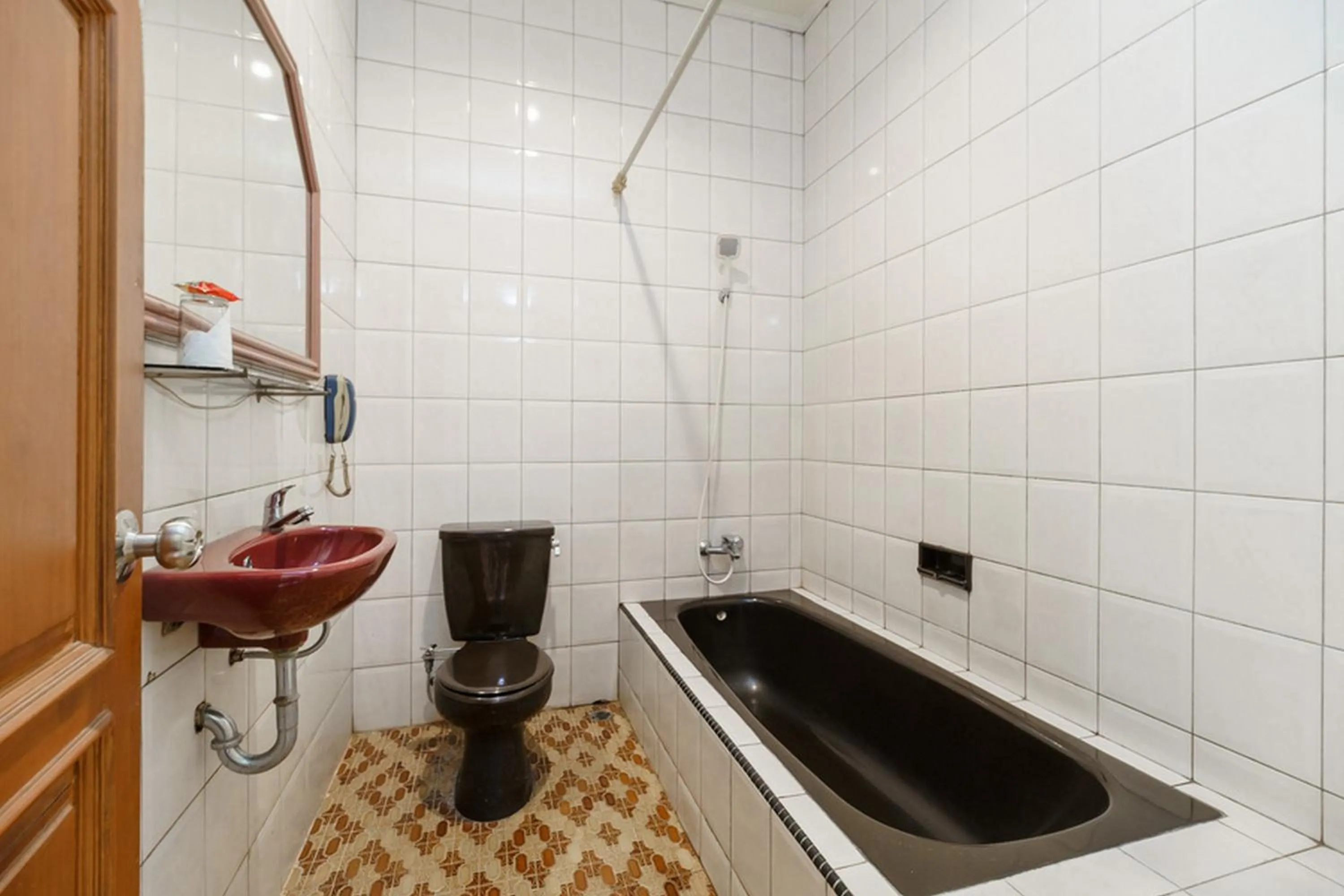 Bathroom in RedDoorz near Transmart Pangkal Pinang