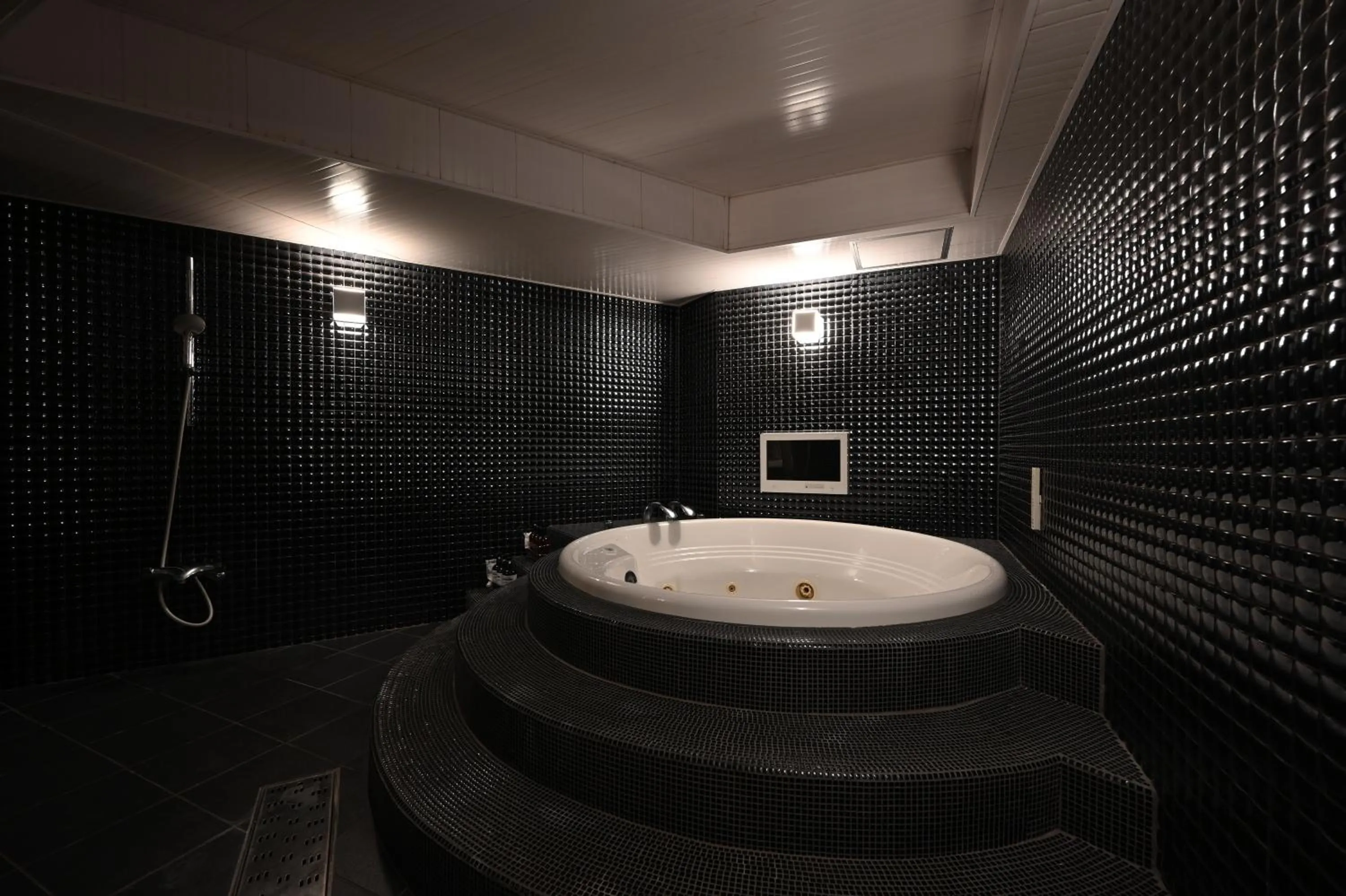 Bathroom in HOTEL The Scene