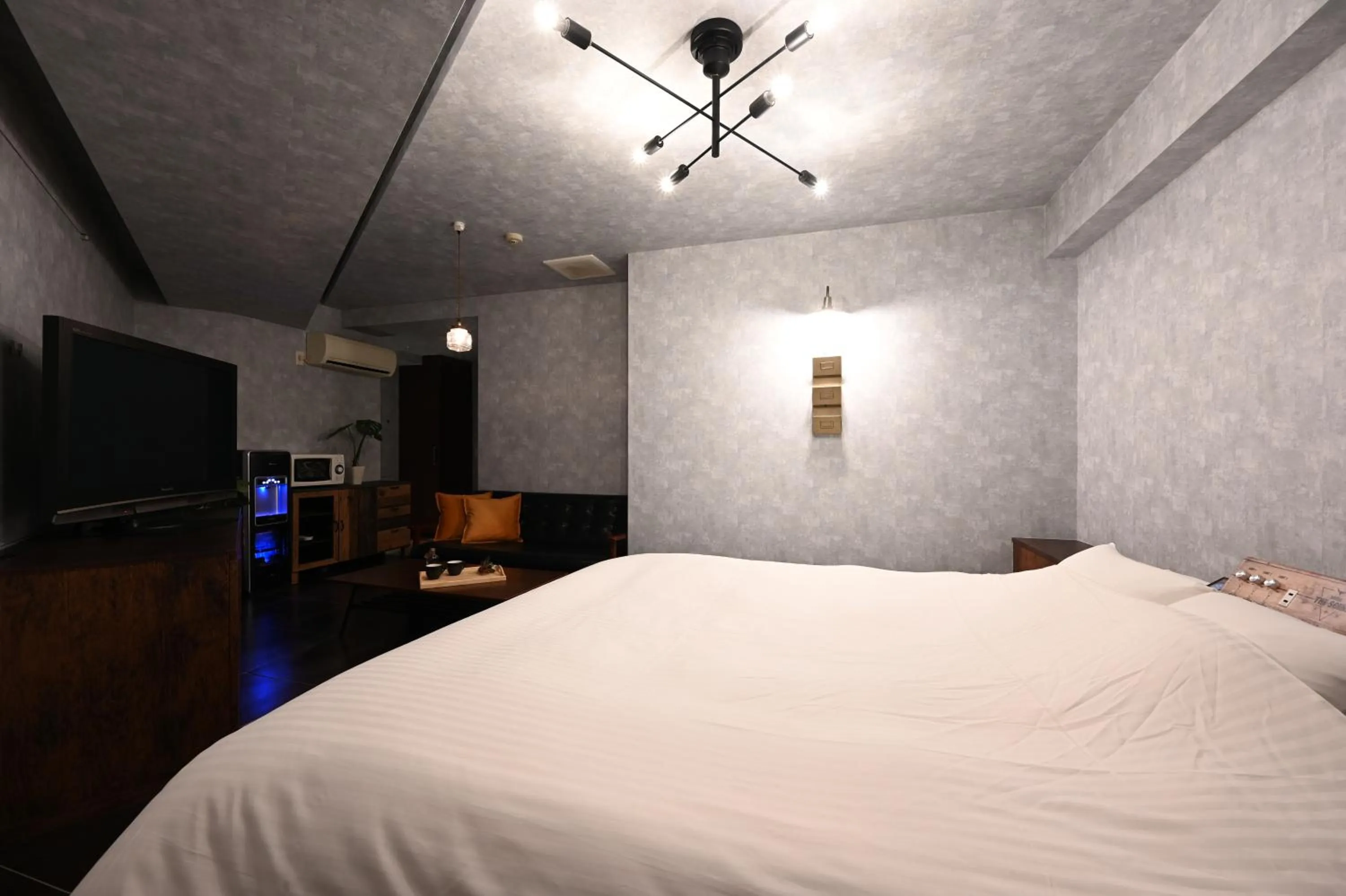 Photo of the whole room, Bed in HOTEL The Scene