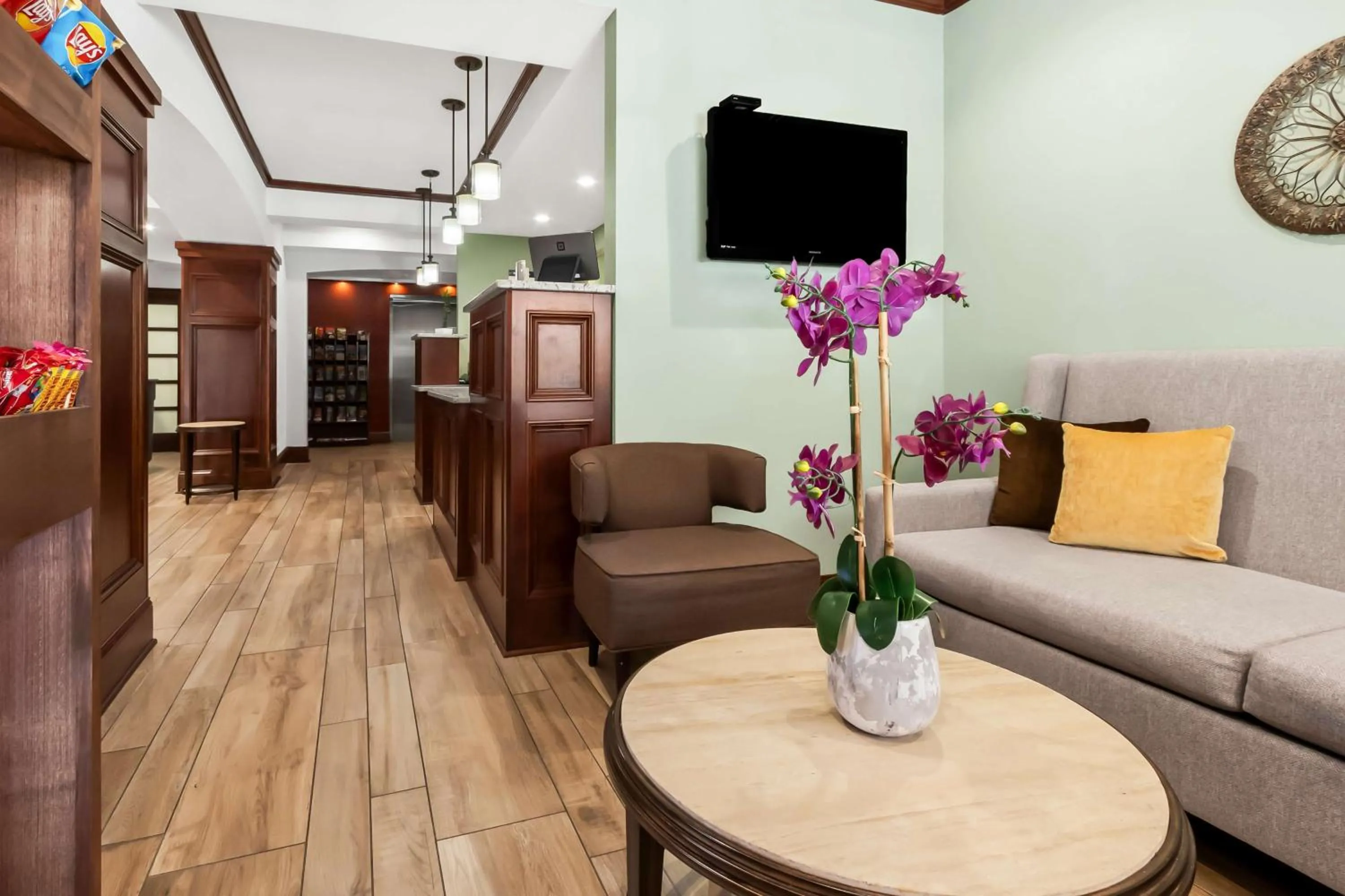 Lobby or reception in Best Western Patriots Point