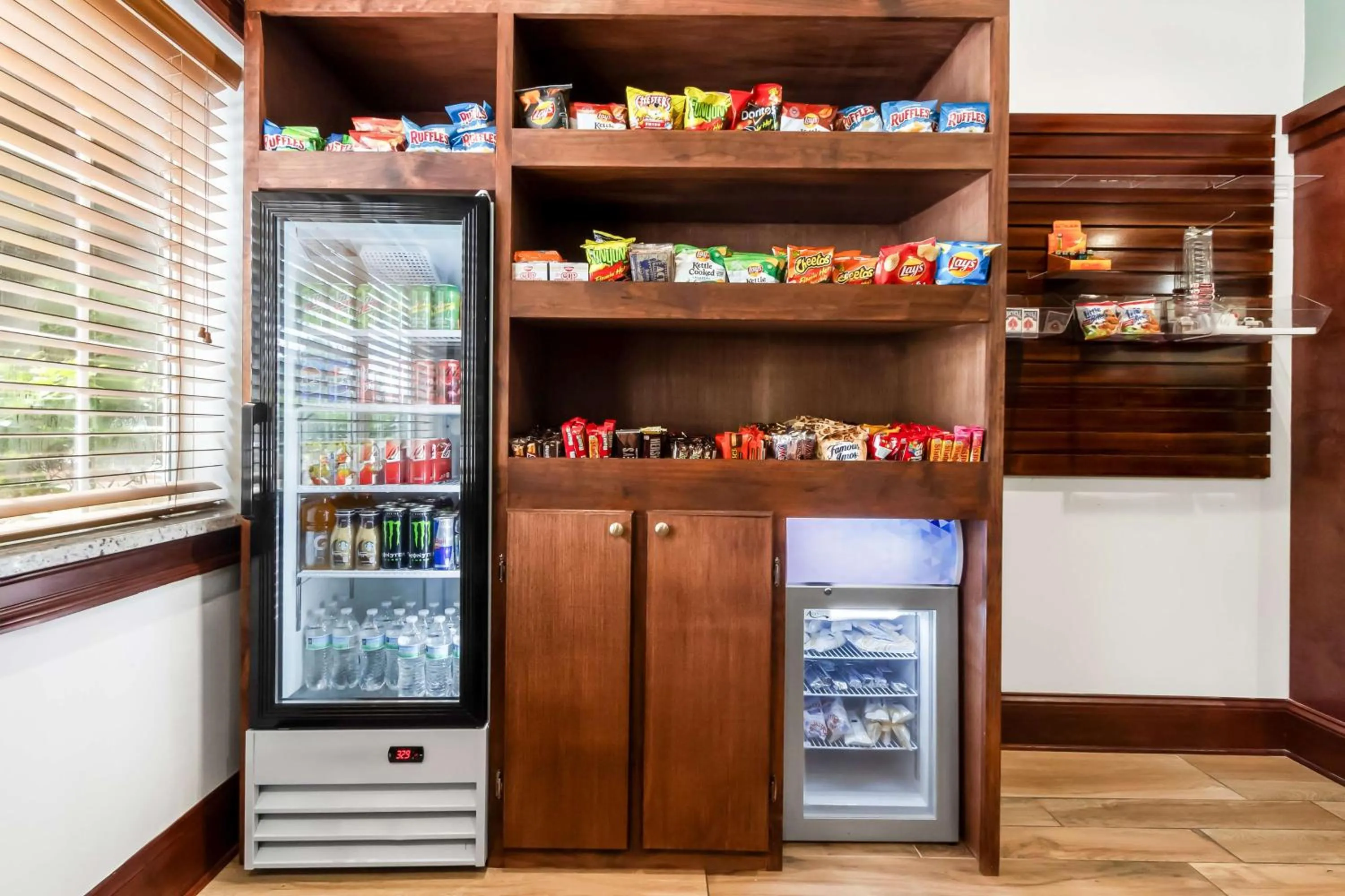 Property building in Best Western Patriots Point